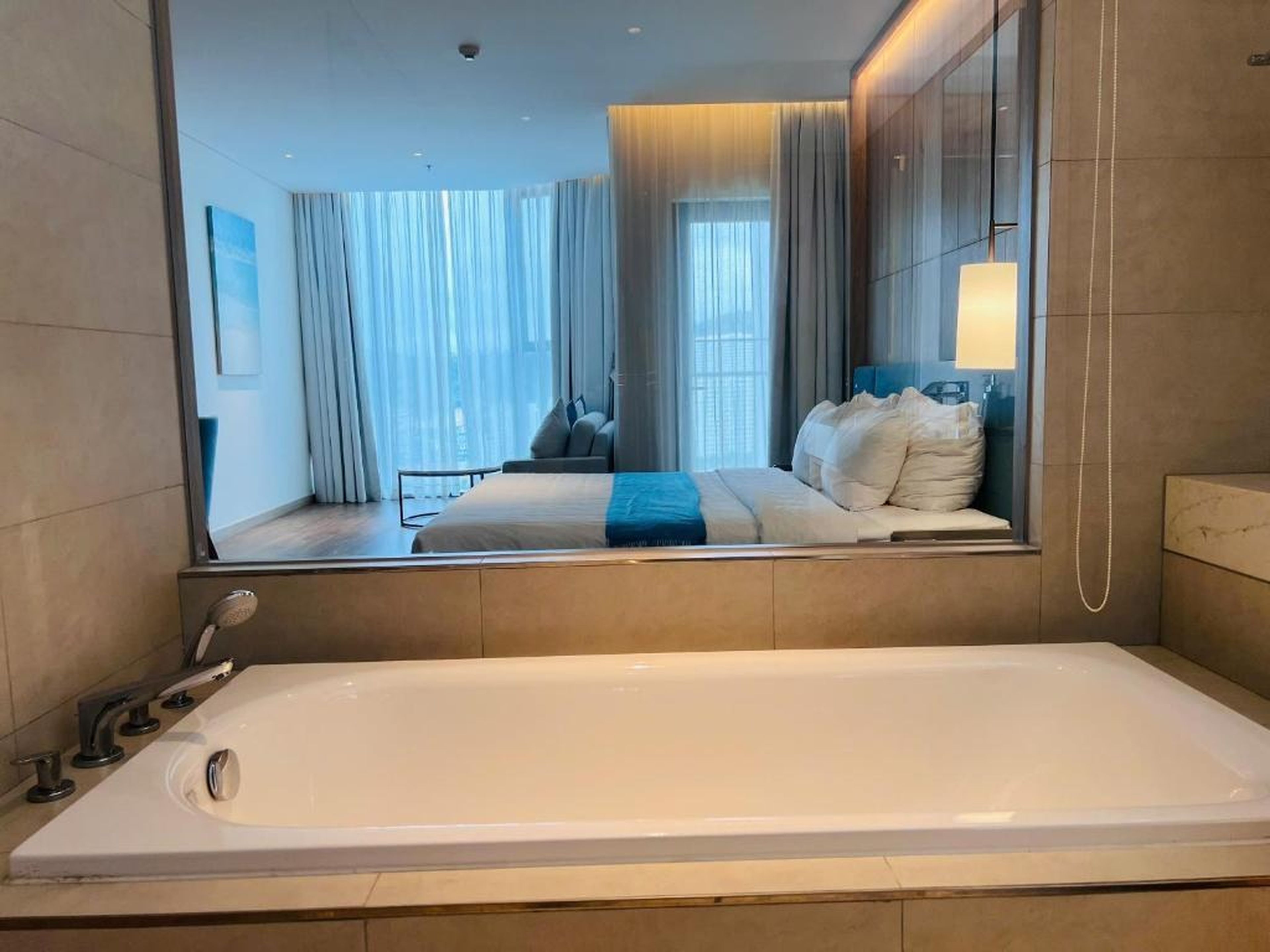 A La Carte Ha Long Apartments by Kevin & Anna - Hình 15