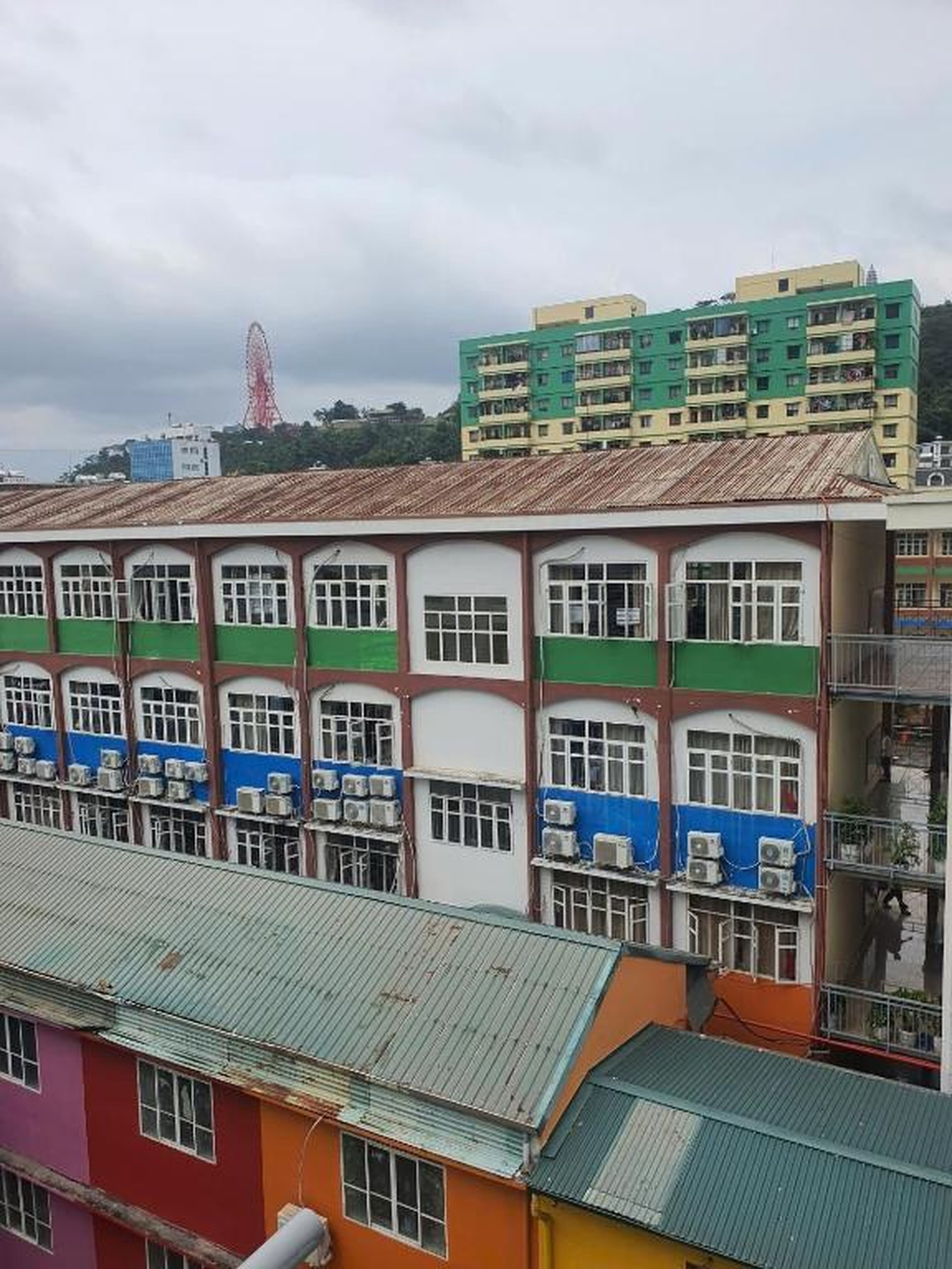Poem Hostel - Hình 6
