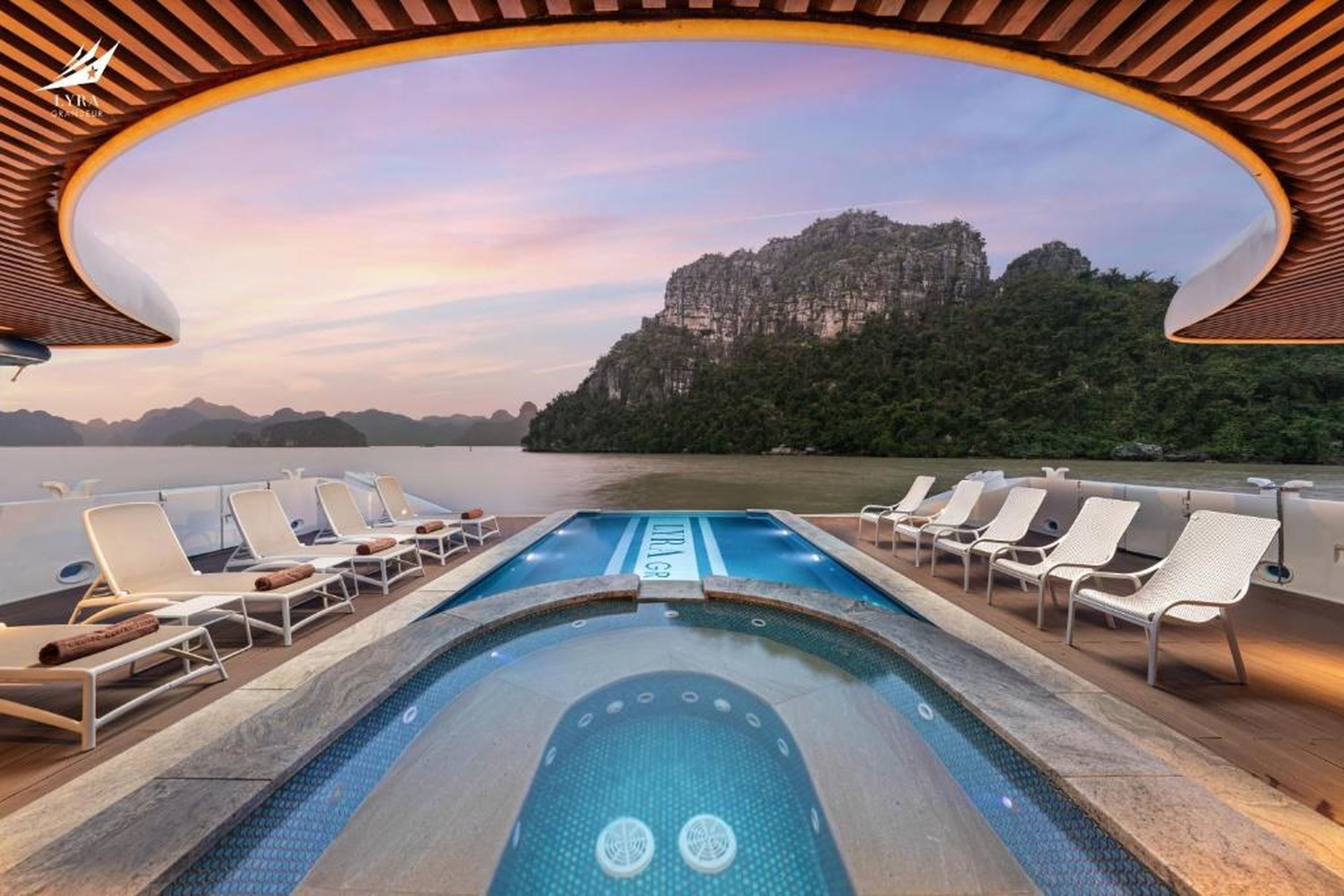 Halong Lyra Grandeur Cruise - Hình 19