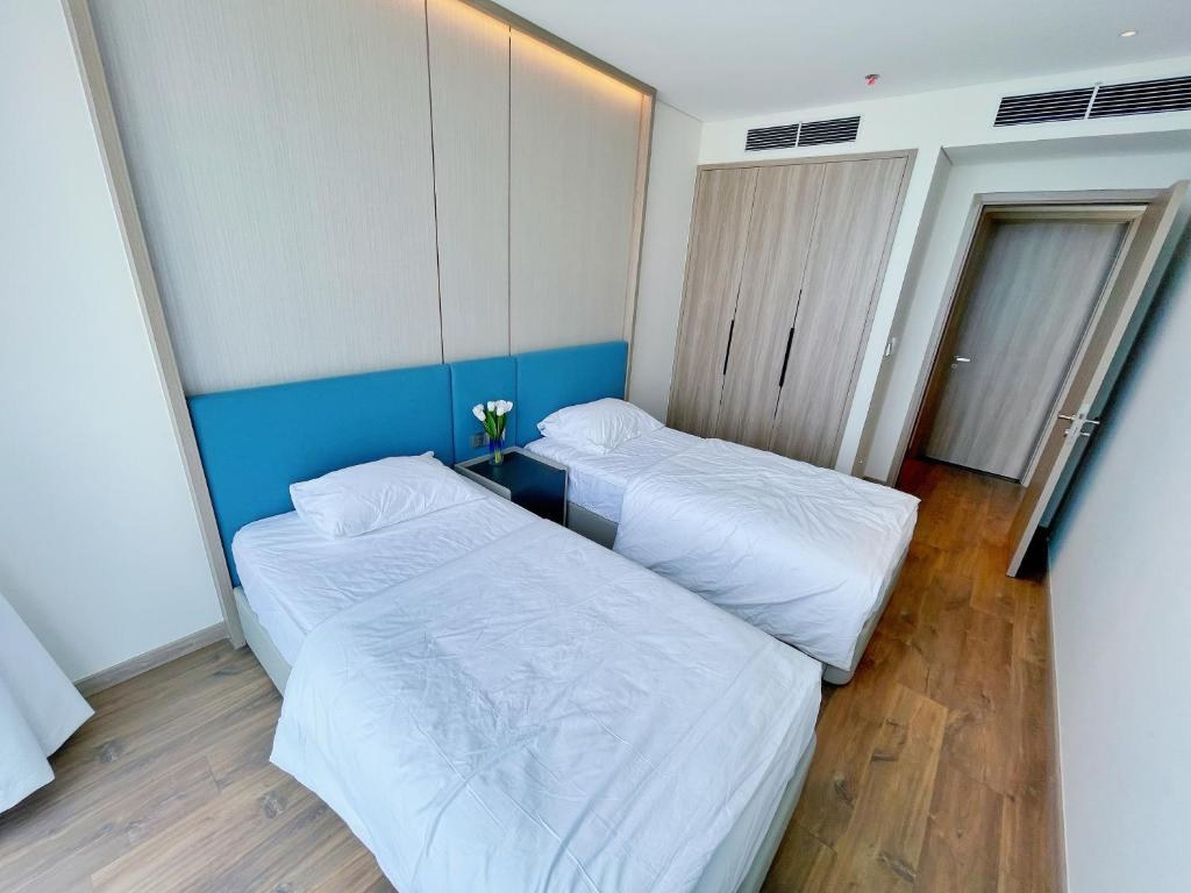 A La Carte Ha Long Oceanview Panoramic 2BR2WC 75m2 Suite with balcony - Hình 23