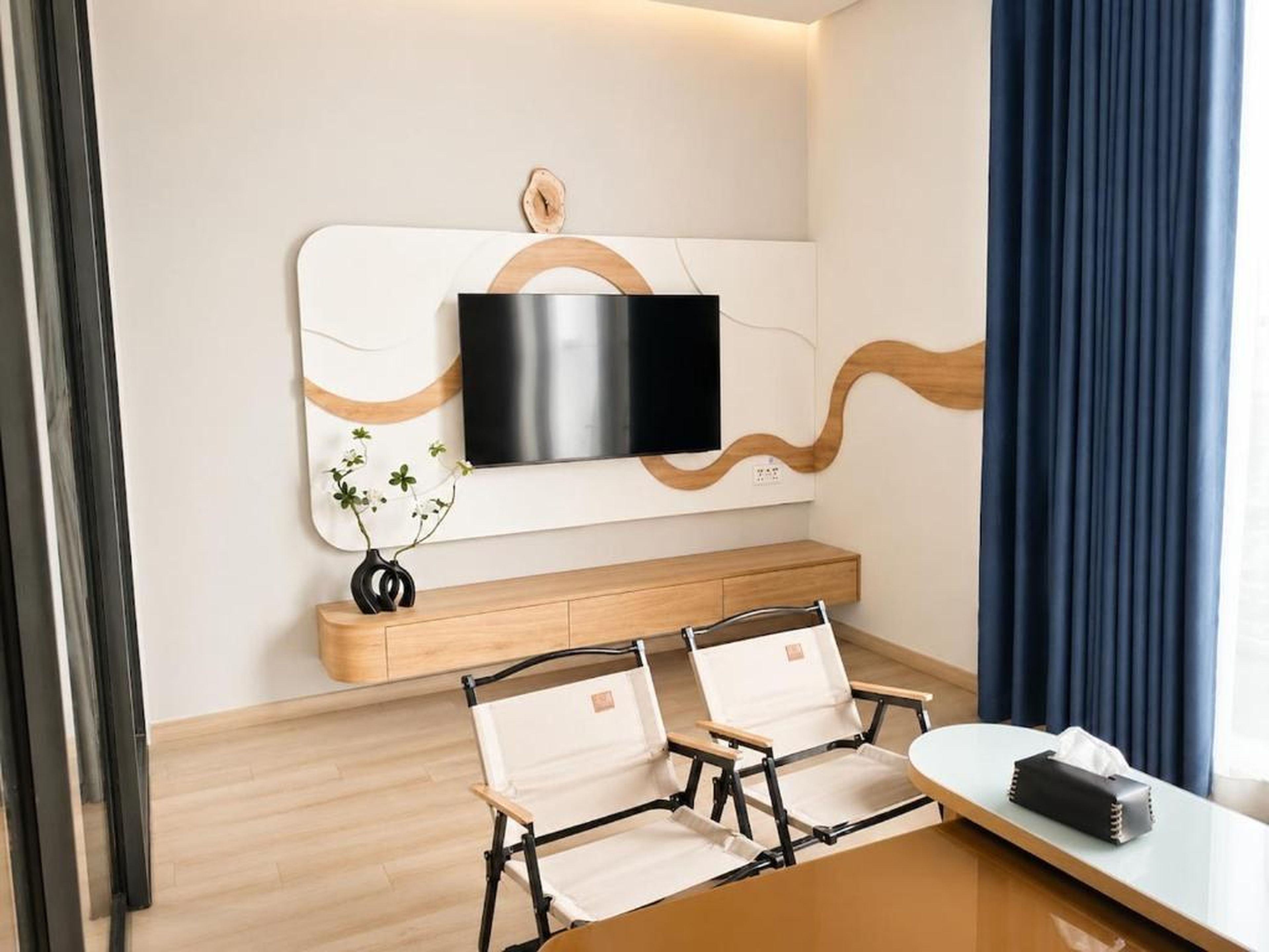 High-rise apartment with ocean view at The Holiday Ha Long - Hình 20