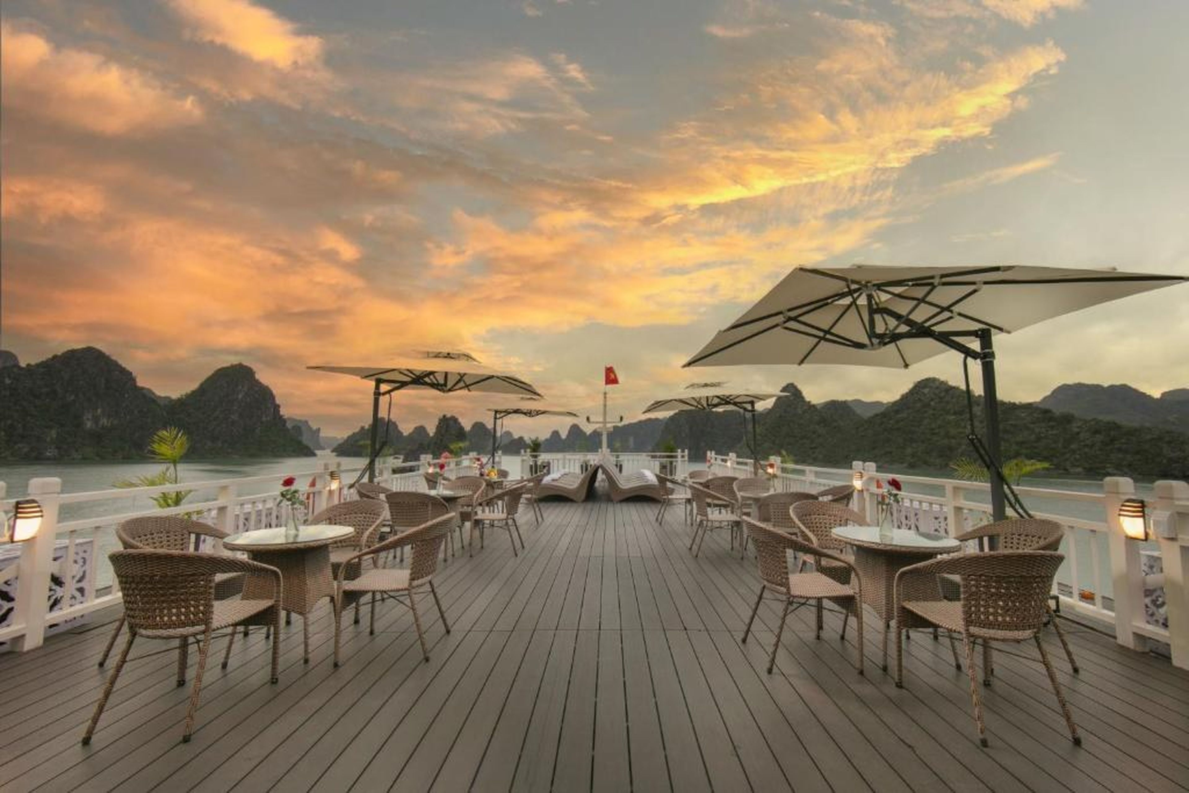 Halong Arcadia Cruise - Hình 2