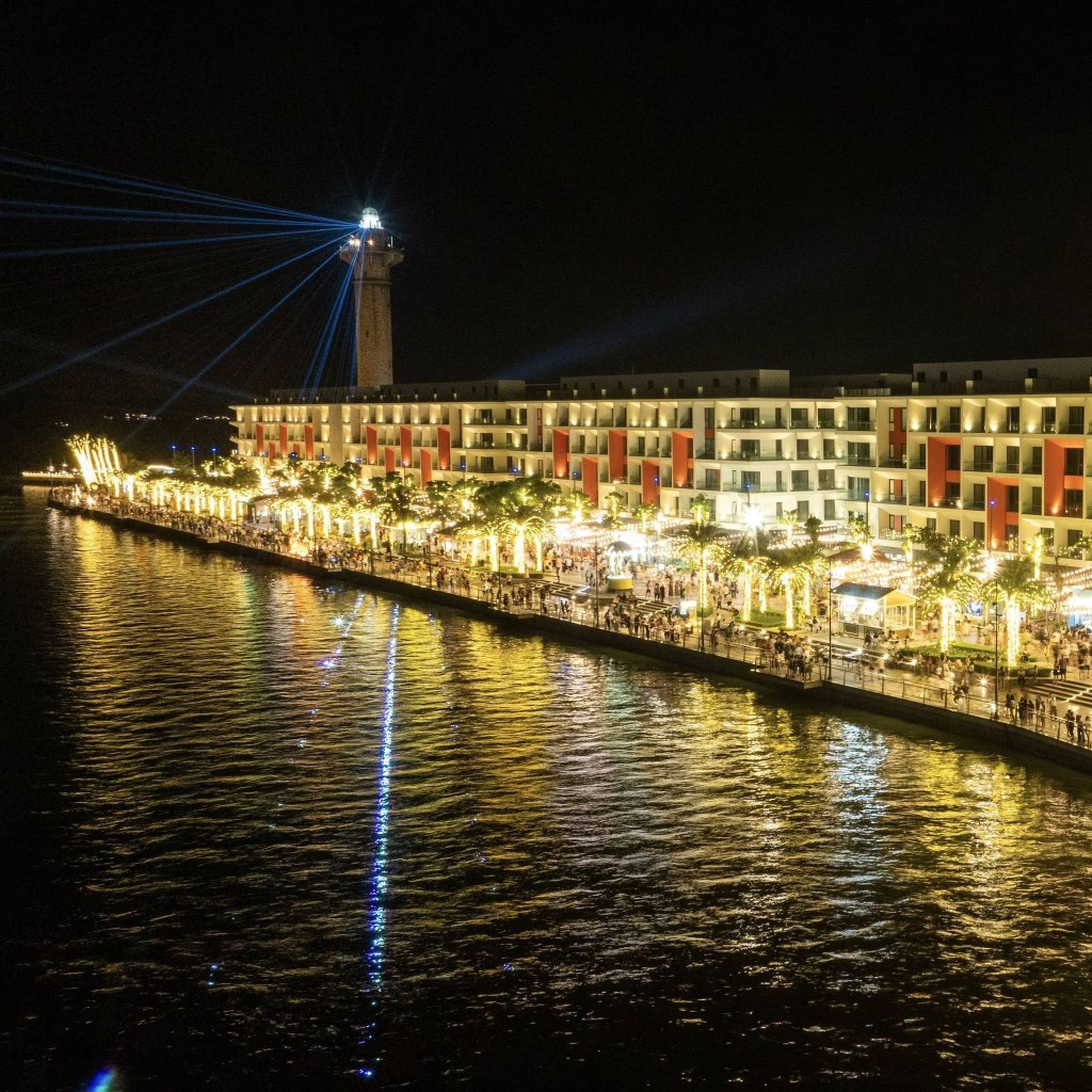 Developing the Night-Time Economy in Bai Chay - Hình 2