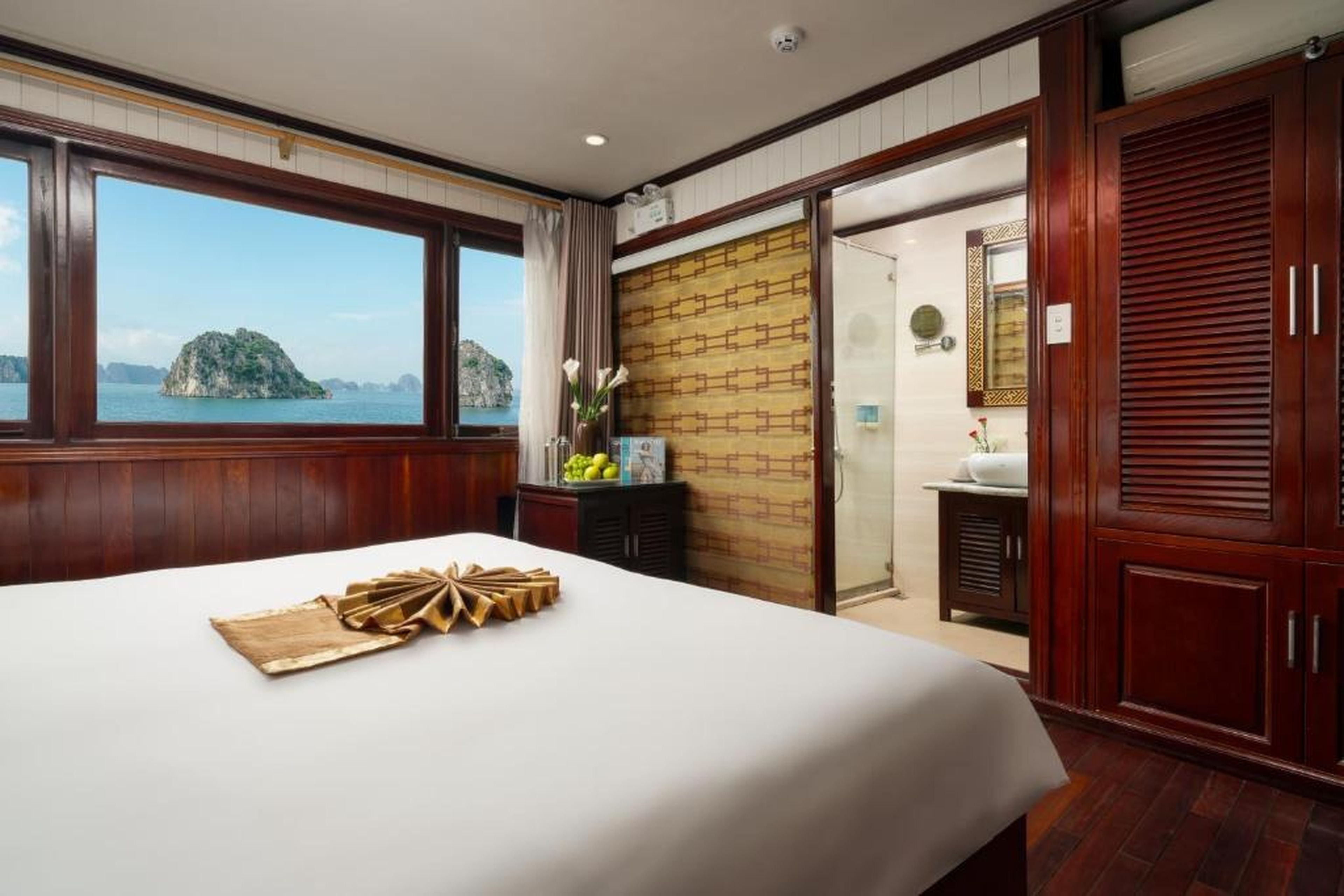 Swan Cruises Halong - Off-the-Beaten-Path Route - Hình 4