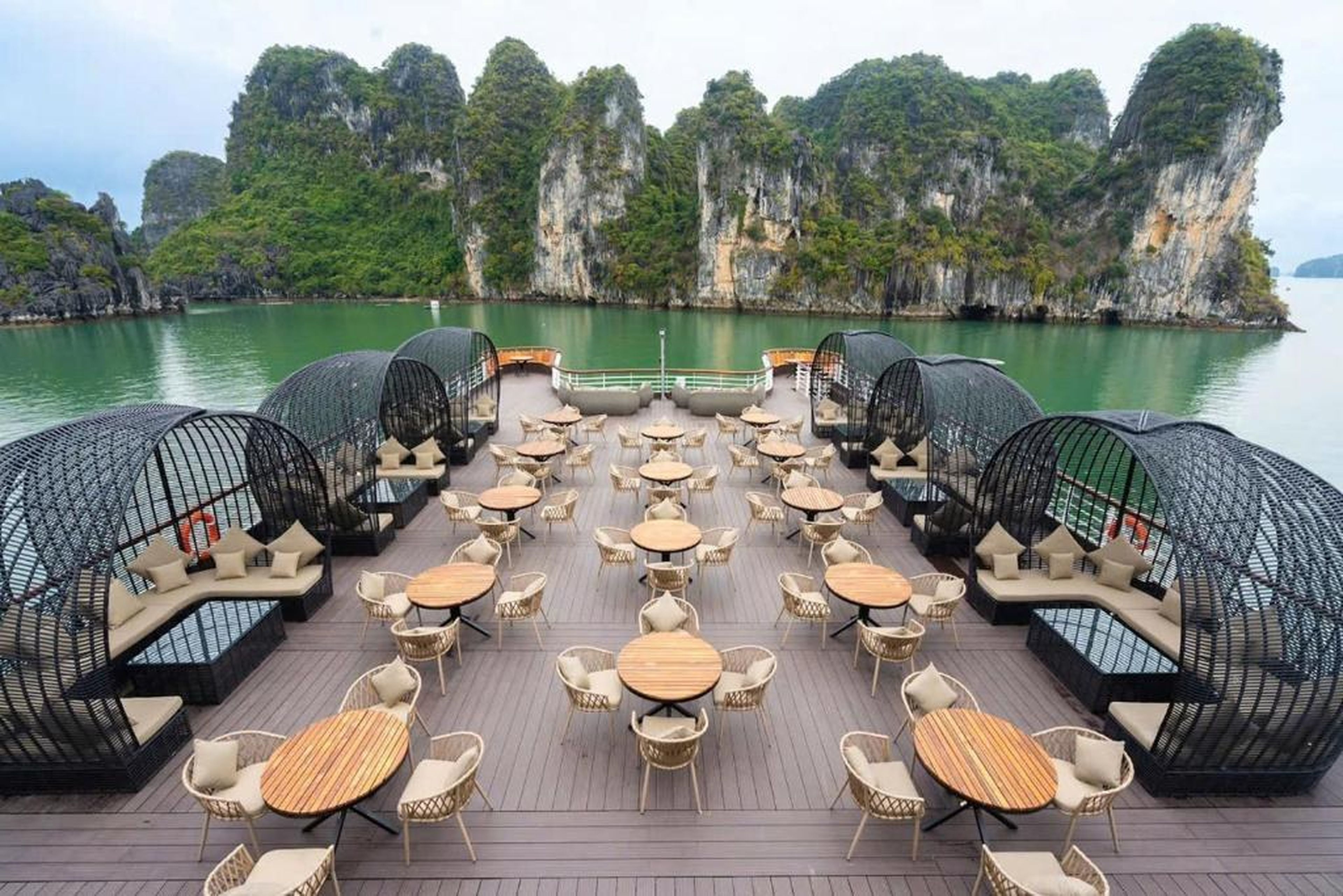 Homestay Dragon Castle Bãi Cháy Hạ Long Quảng Ninh - Hình 9