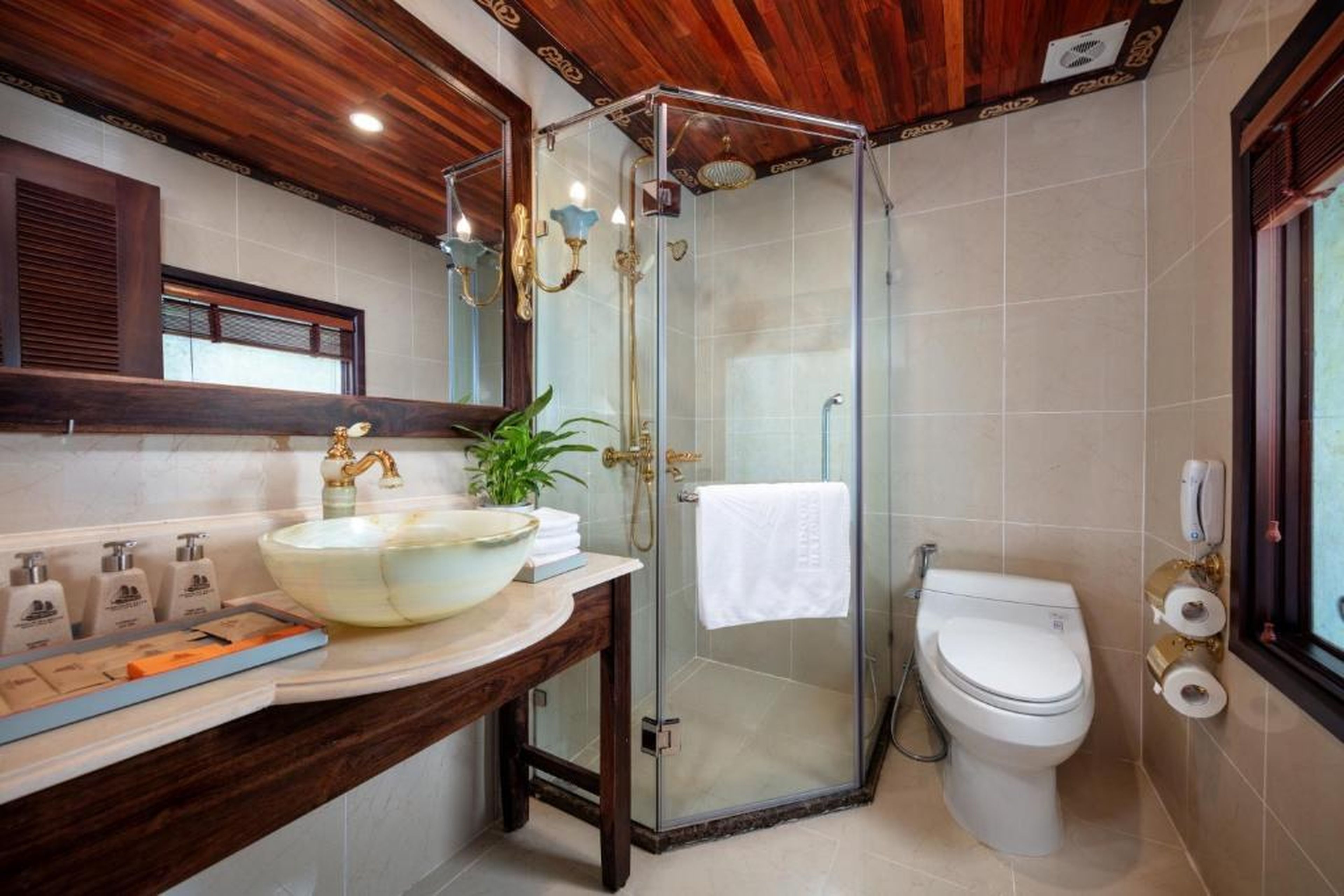 Indochine Premium Halong Bay - Hình 2
