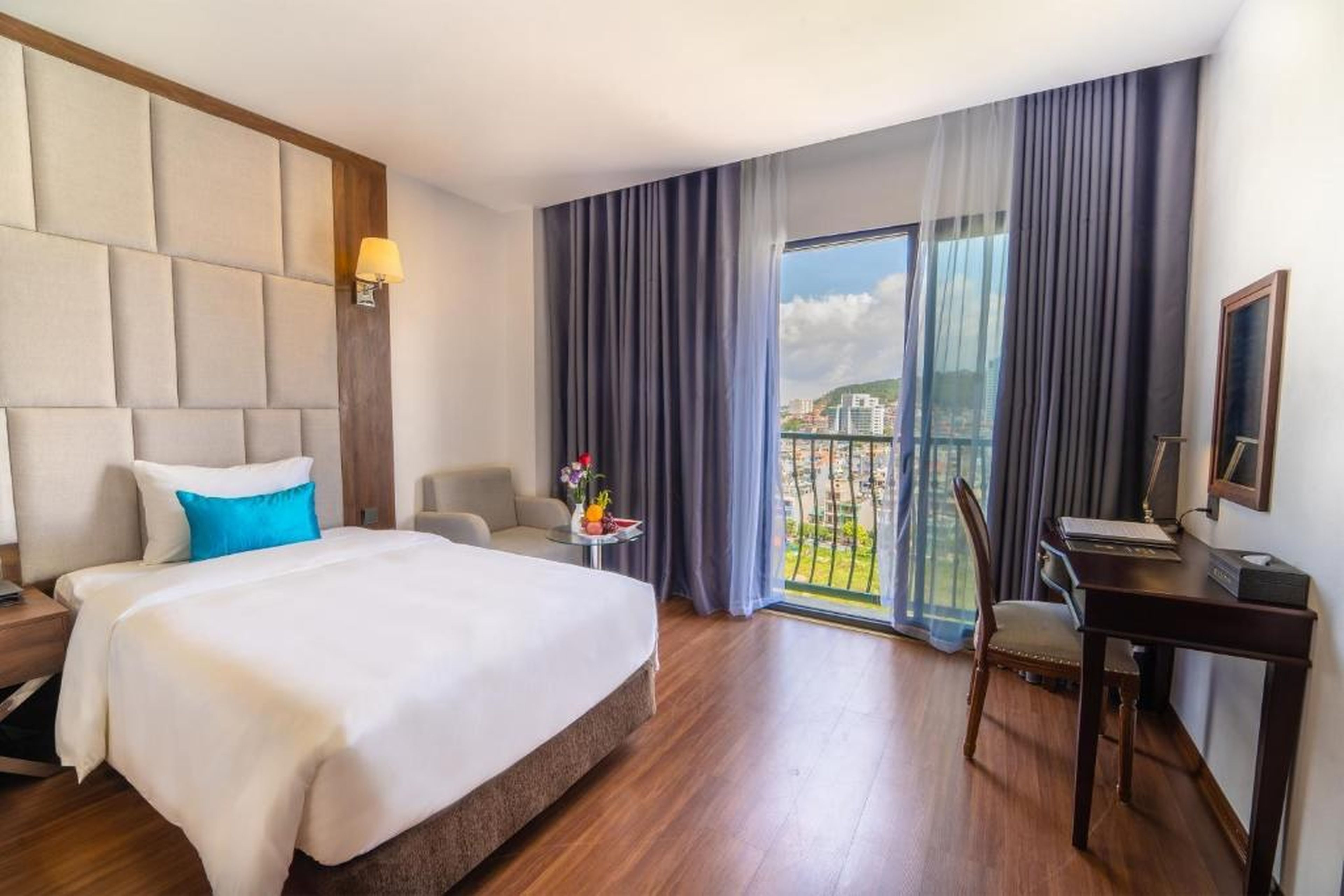 Paddington Hotel Halong Bayview - Hình 22