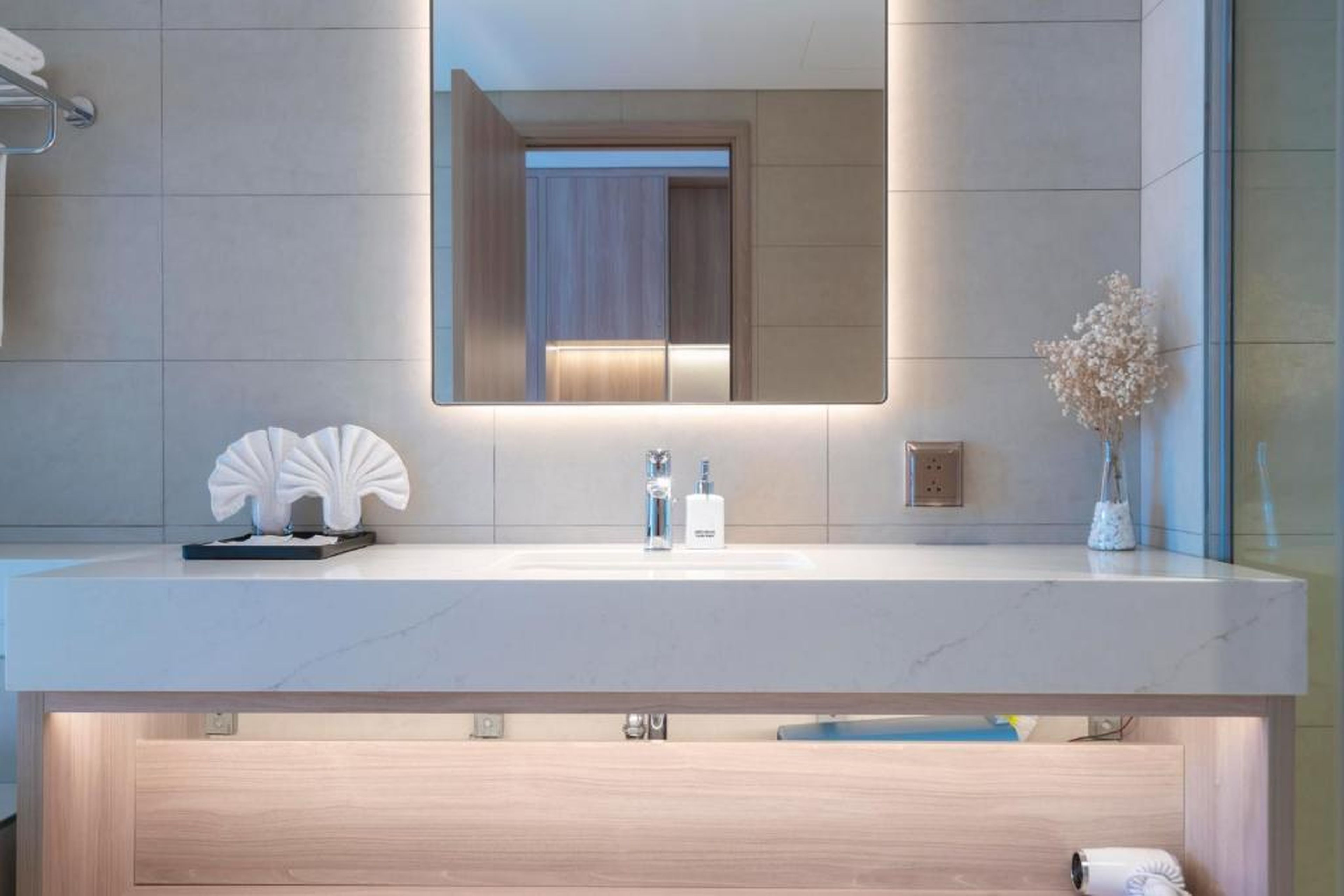 Căn hộ cao cấp tại ALaCarte Ha Long Bay Hotel Residence - Hình 41
