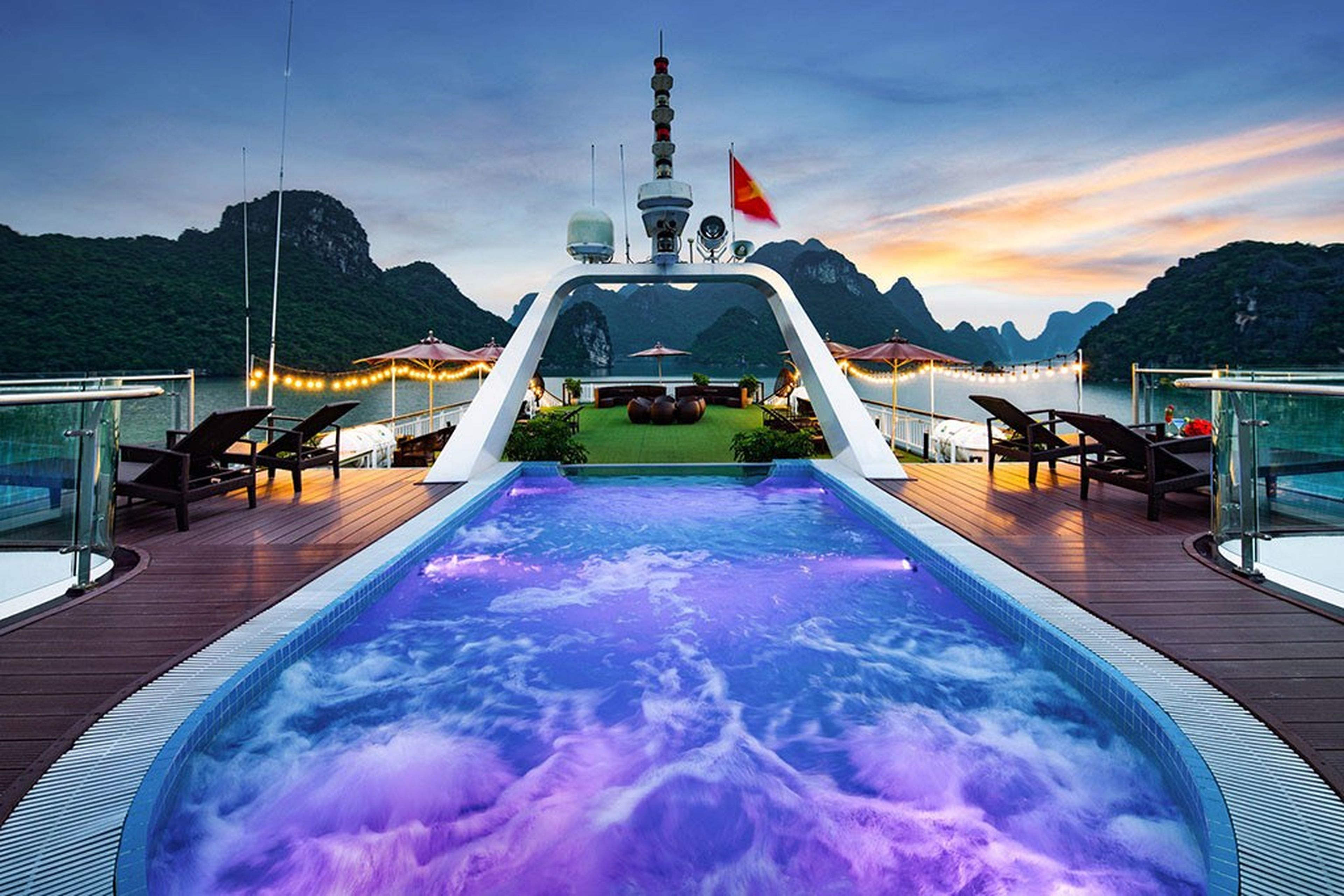 2D1N Ha Long Tour: A Luxurious Experience on the 5-Star Dora Cruise - Hình 9