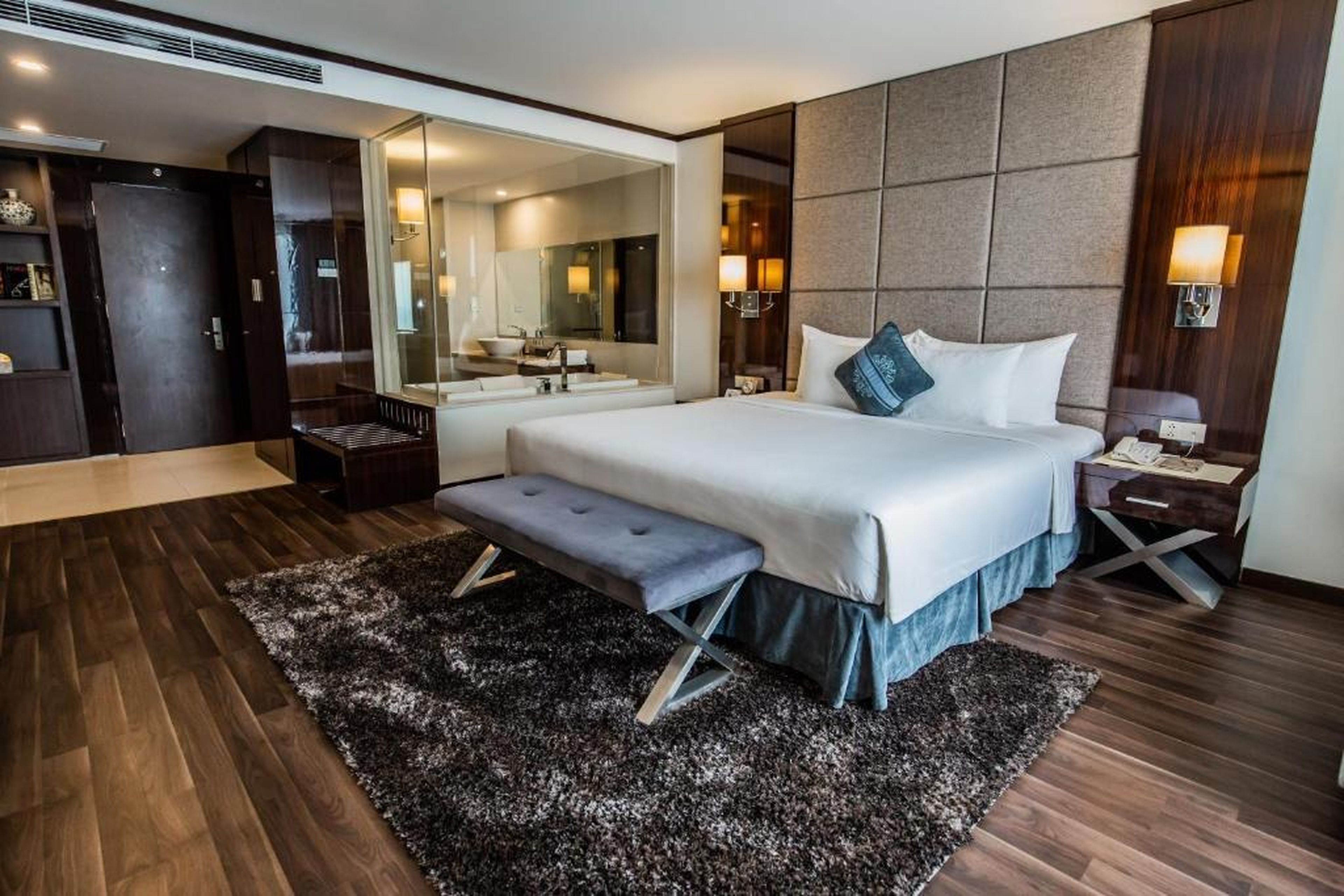 Central Luxury Hạ Long Hotel - Hình 12