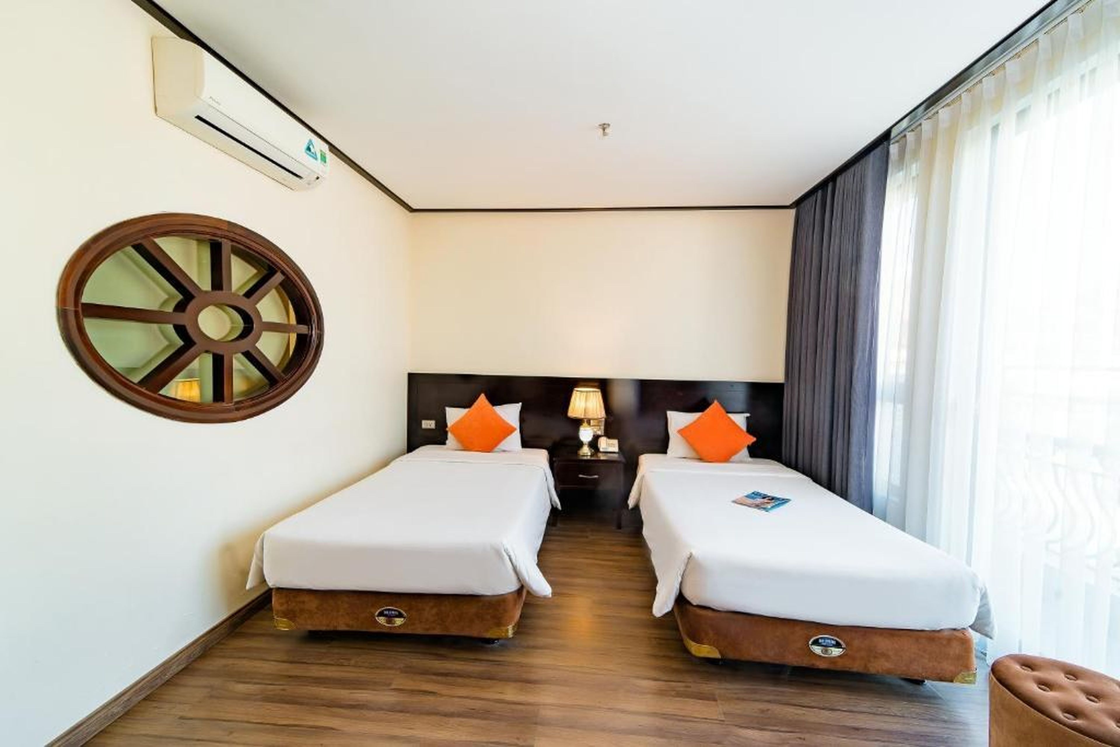 The One Ha Long Hotel - Hình 47