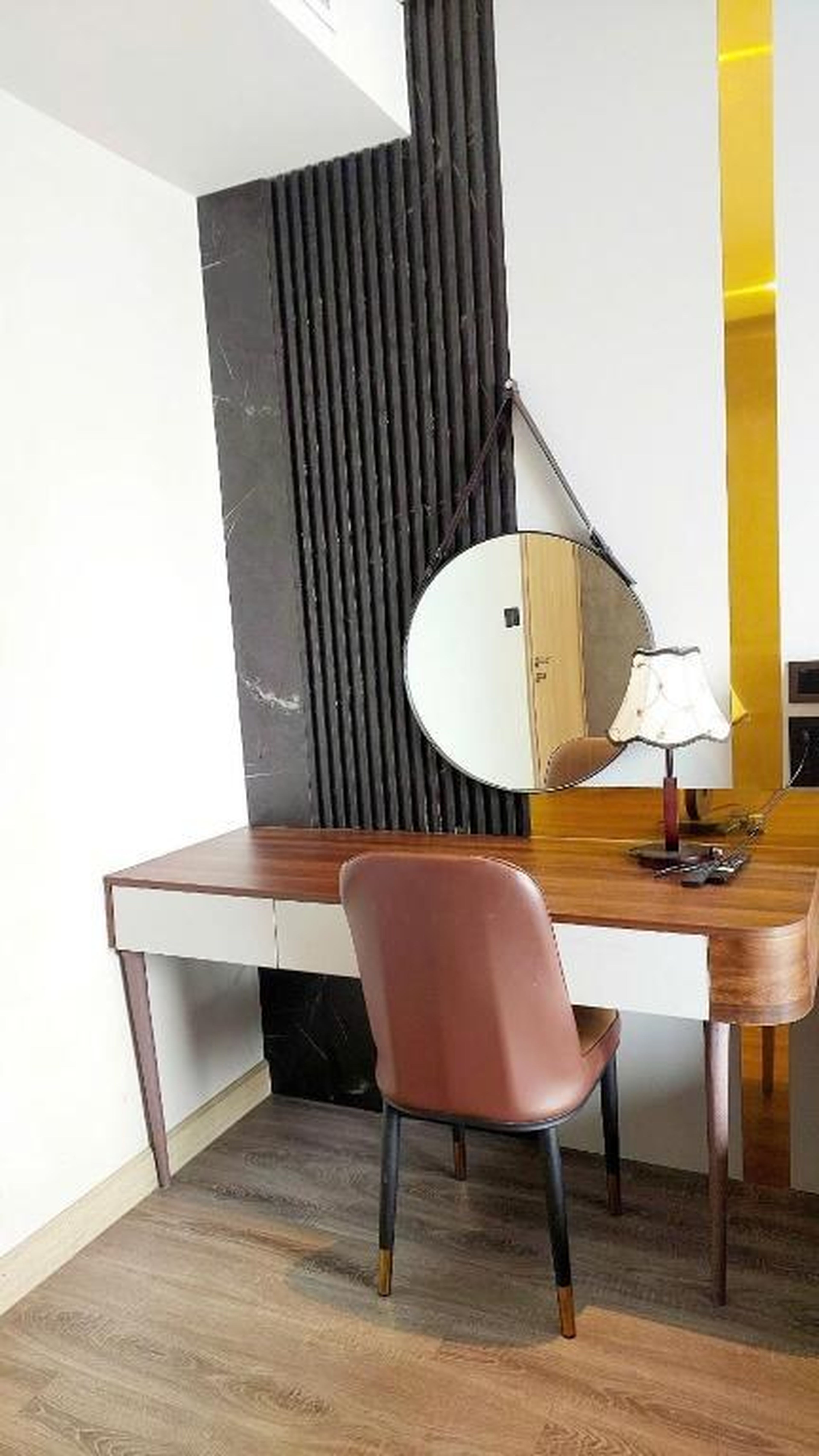 Sweet Home - Homestay apartment system at Citadines Marina Ha Long building - Hình 17