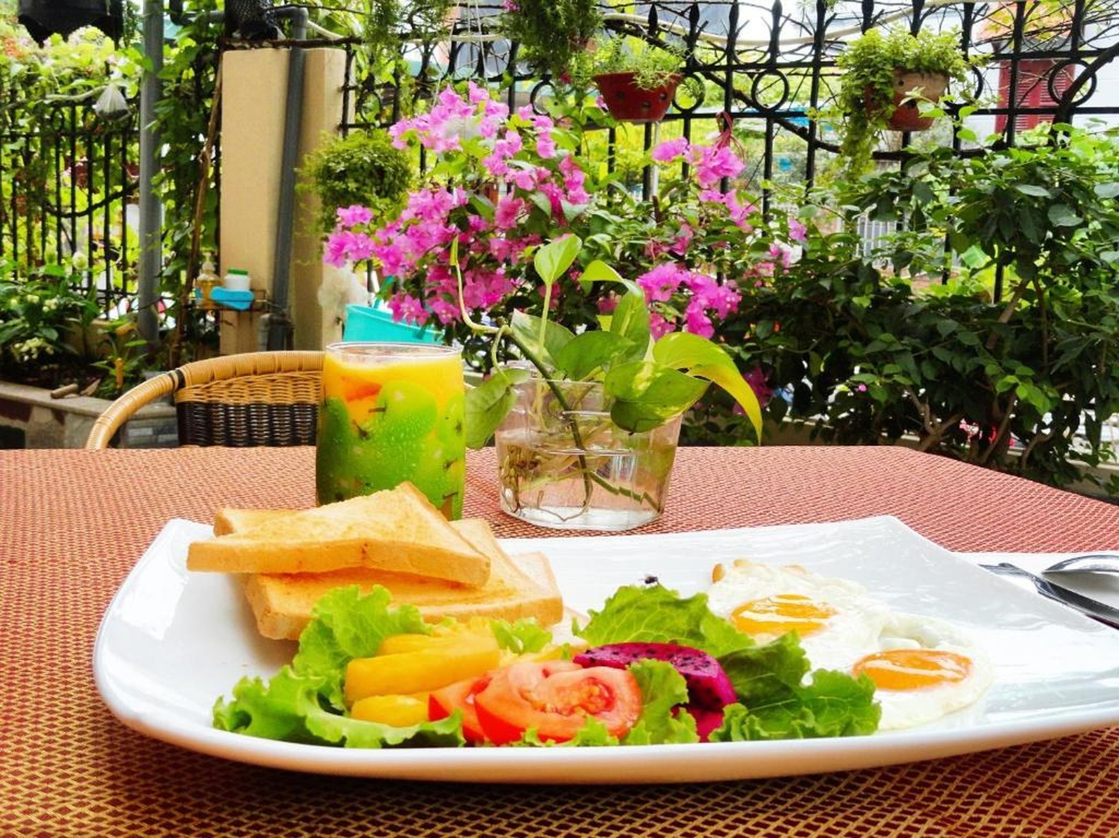 Hạ Long Lily Homestay - Hình 25