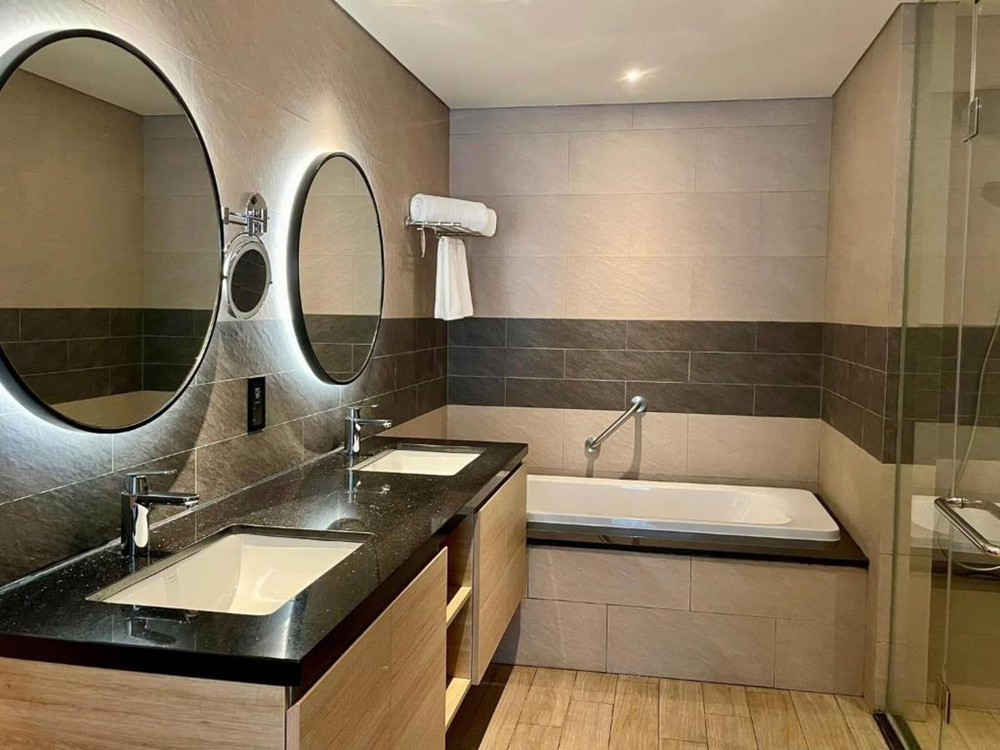 CĂN HỘ 5 SAO CAO CẤP Citadines view biển - Hình 20