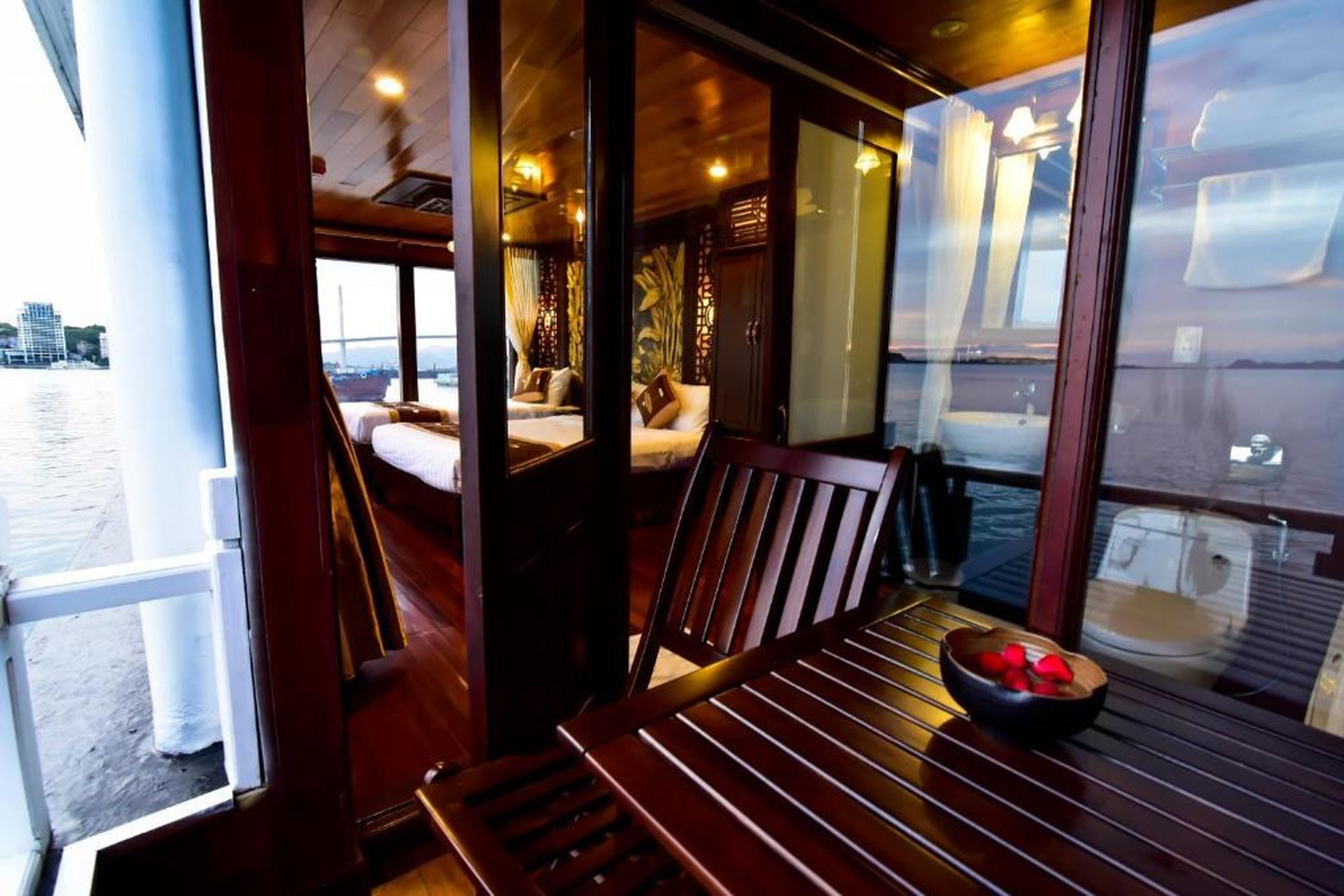 Renea Cruises Halong - Hình 45