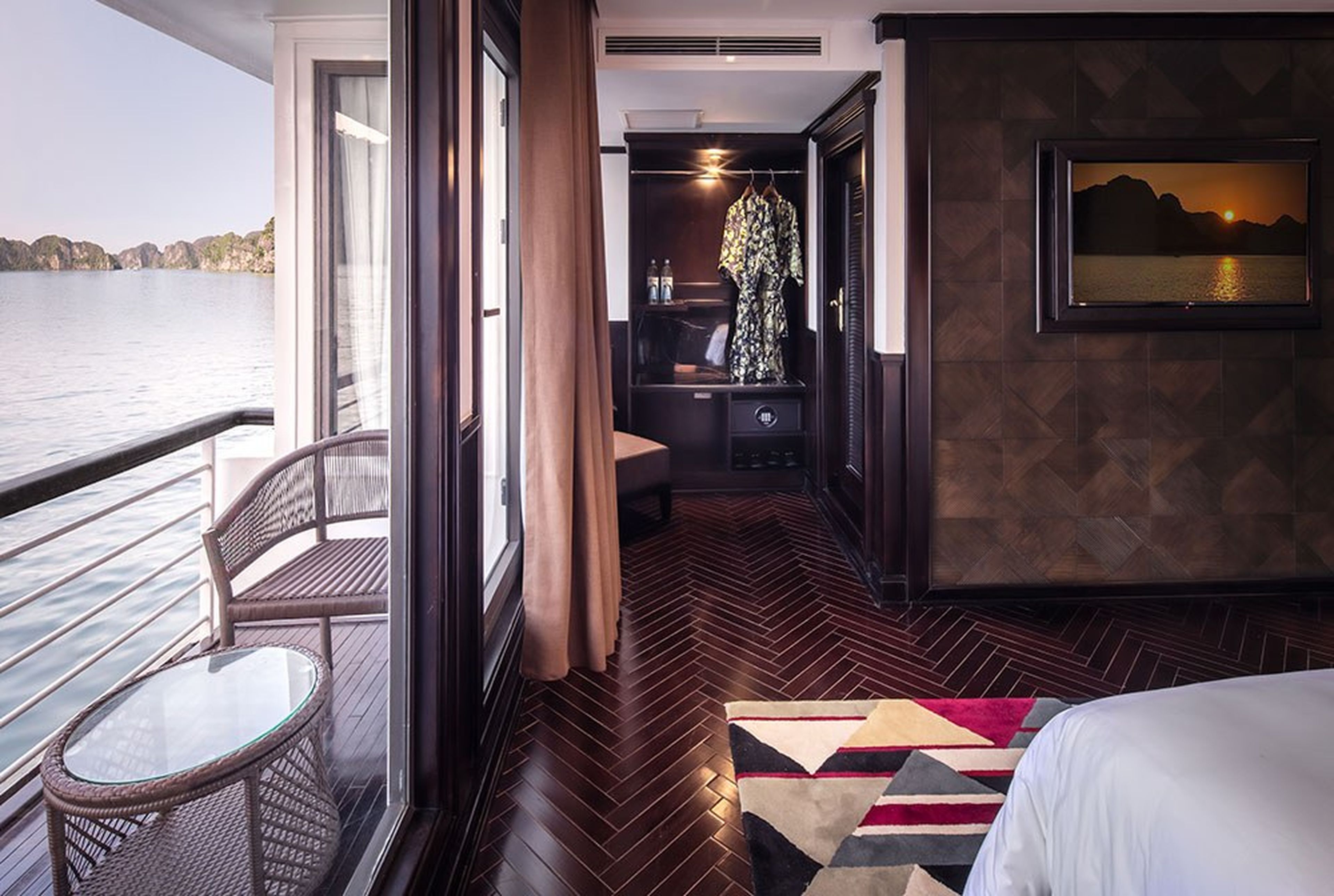 Khuyến mãi hấp dẫn trên du thuyền cao cấp Ambassador Day Cruise Hạ Long - Hình 6