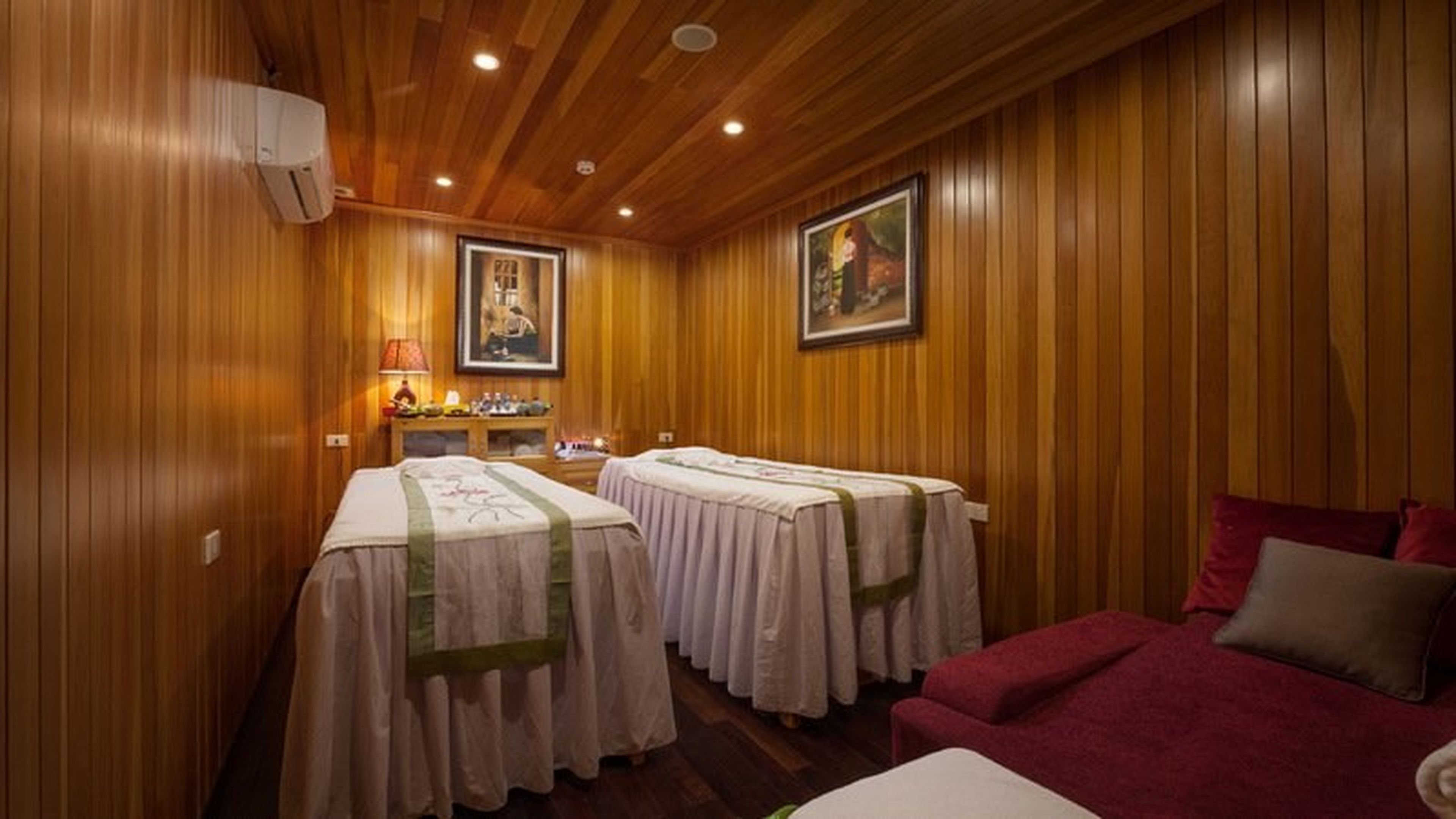 Top 5 luxury hotels and cruises in Ha Long Bay with attractive deals - Hình 8