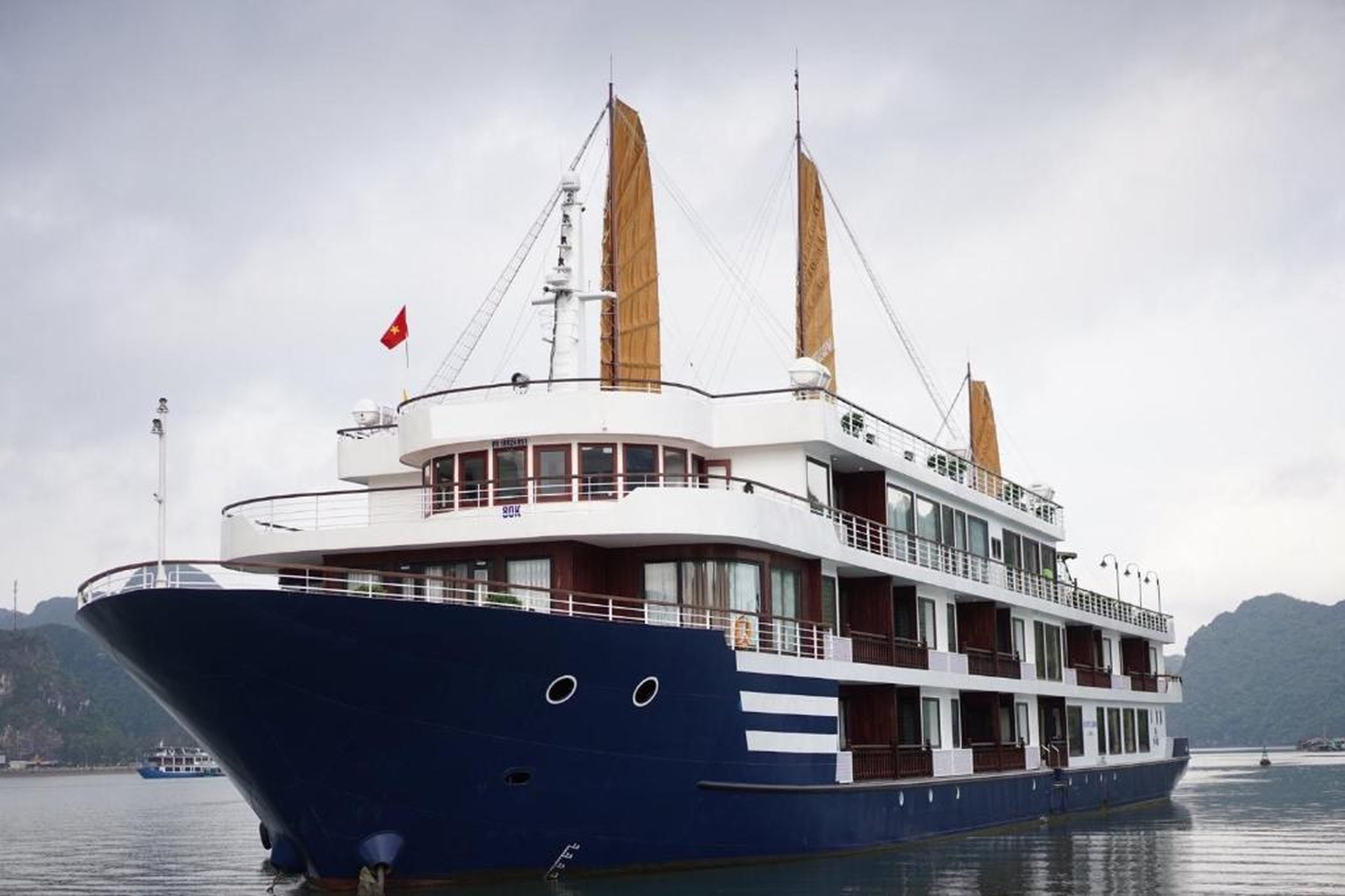 Erina Cruise - Hình 40