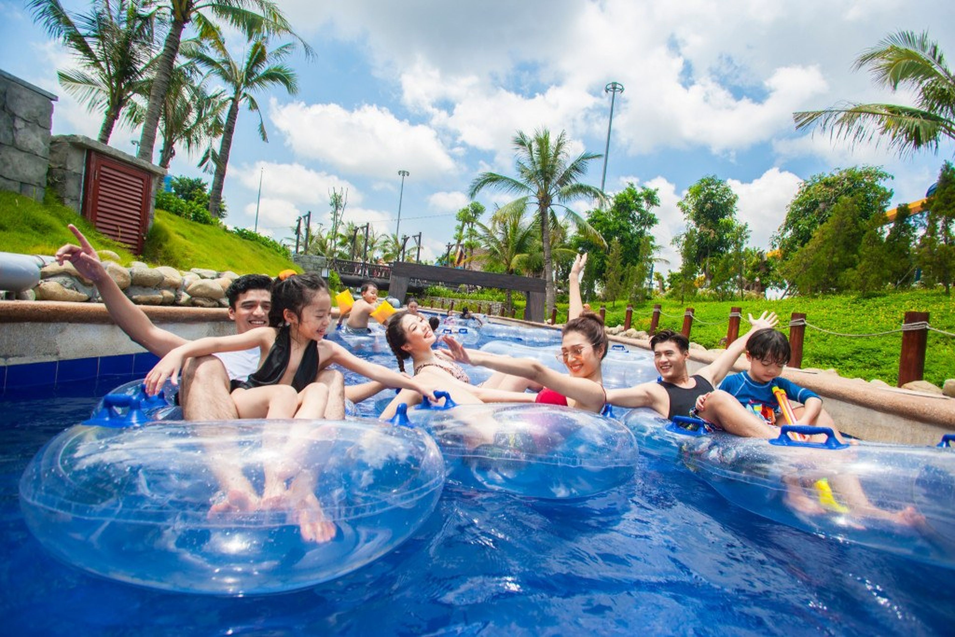 Visit Ha Long Bay and Enjoy Countless Exciting Activities at Sun World Ha Long - Hình 3