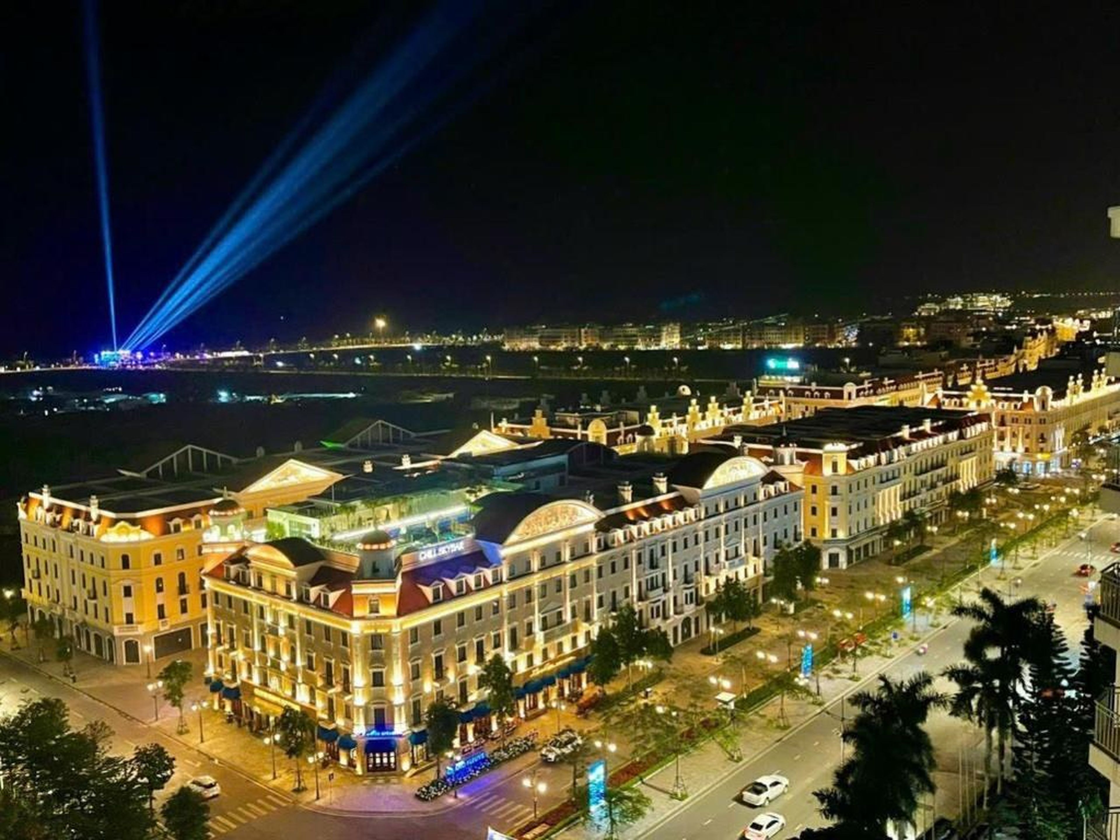 Lucasta Hotel Ha Long - Hình 9