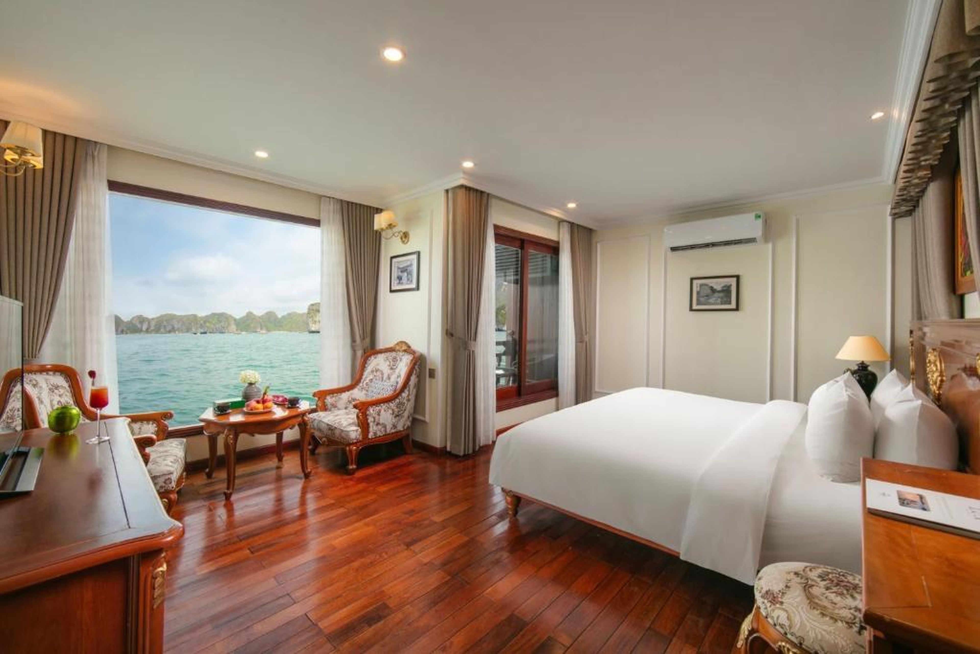 Emperor Cruises Legacy Ha Long - Hình 3