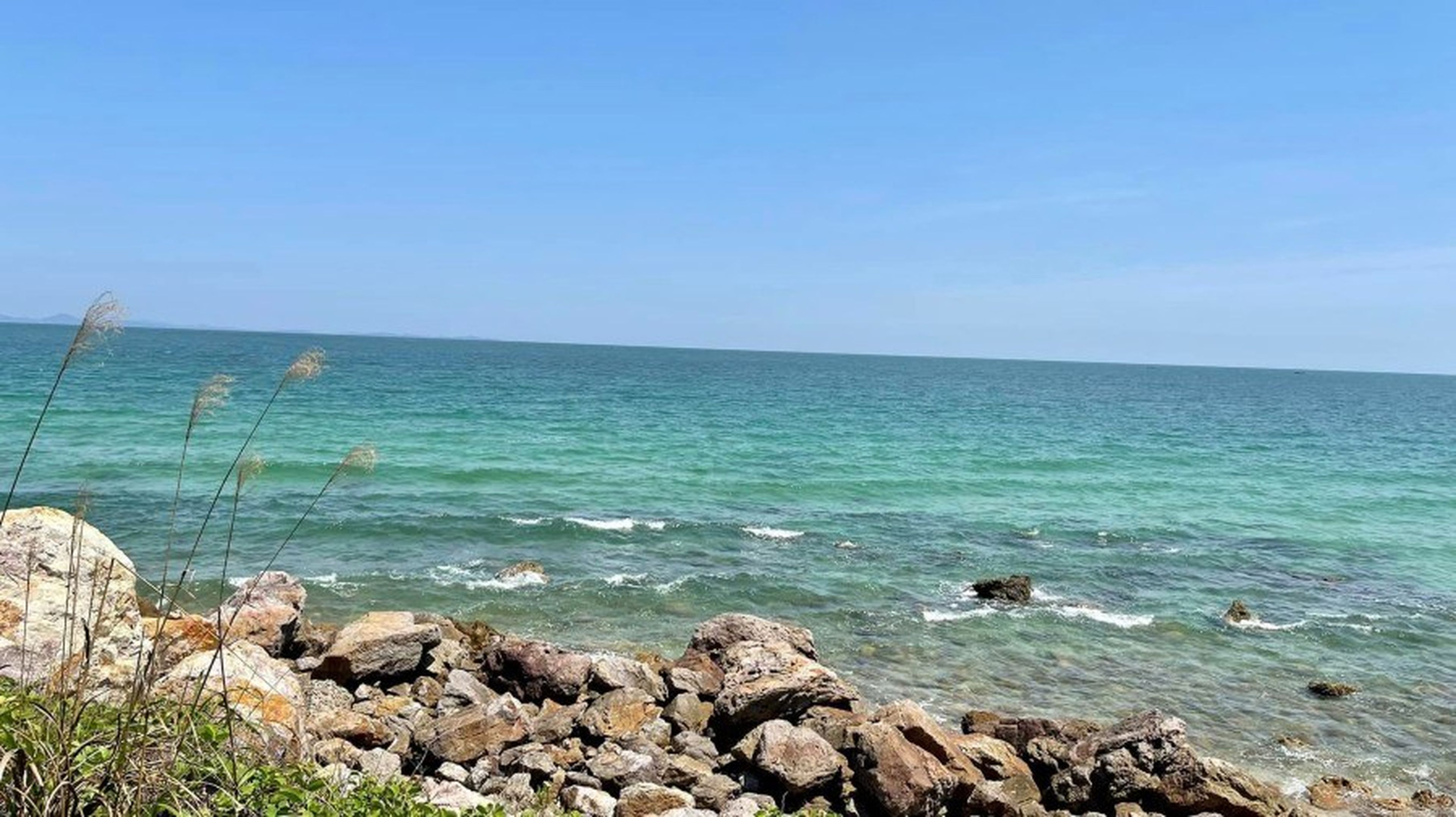Khám phá Đảo Minh Châu, tận hưởng sắc thu lãng mạn của vùng biển Vân Đồn - Hình 6