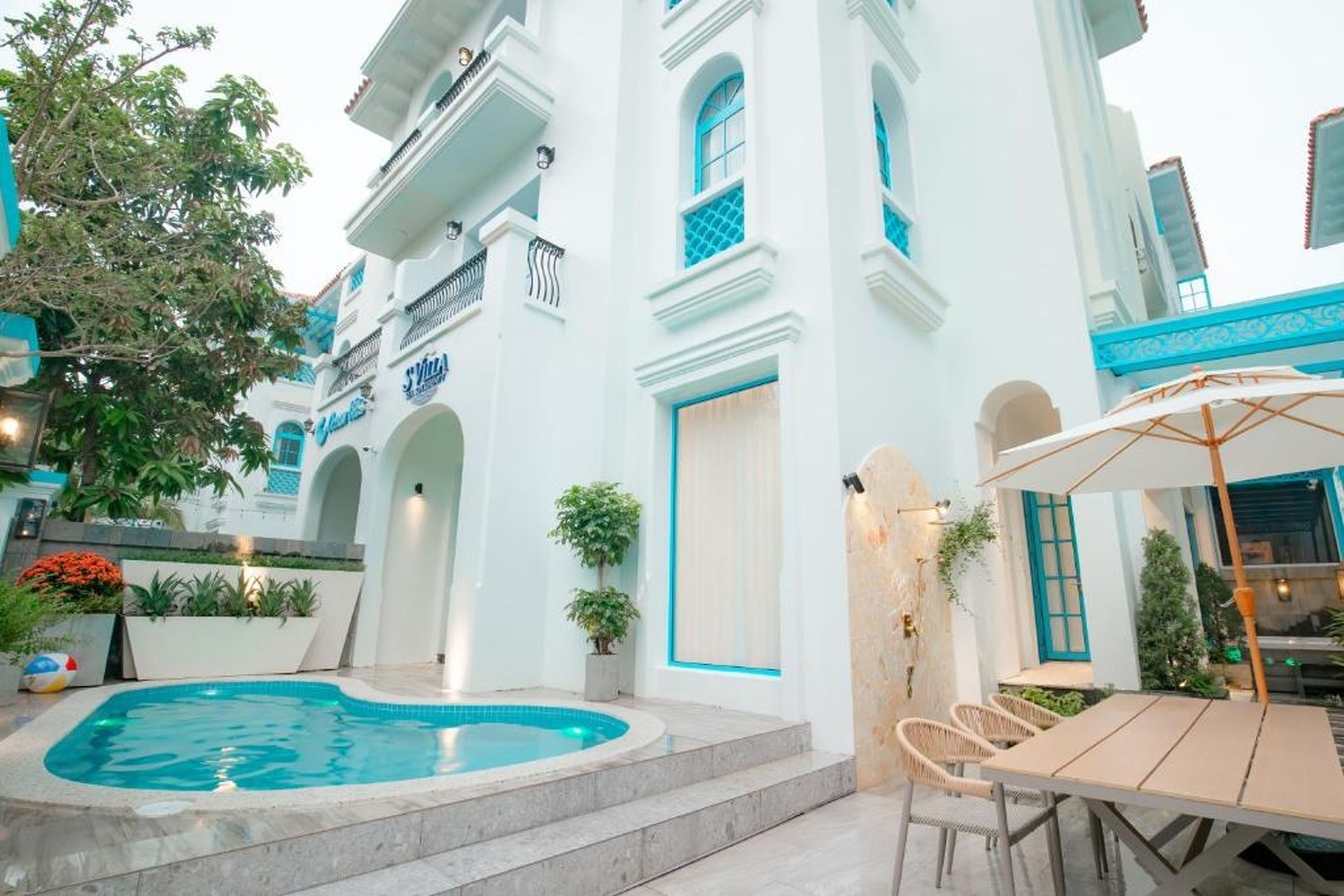 S Villa Ha Long - City Center & Near Beach - 4BR Private Villa with Pool, Jacuzzi, Sauna, Karaoke - Hình 15