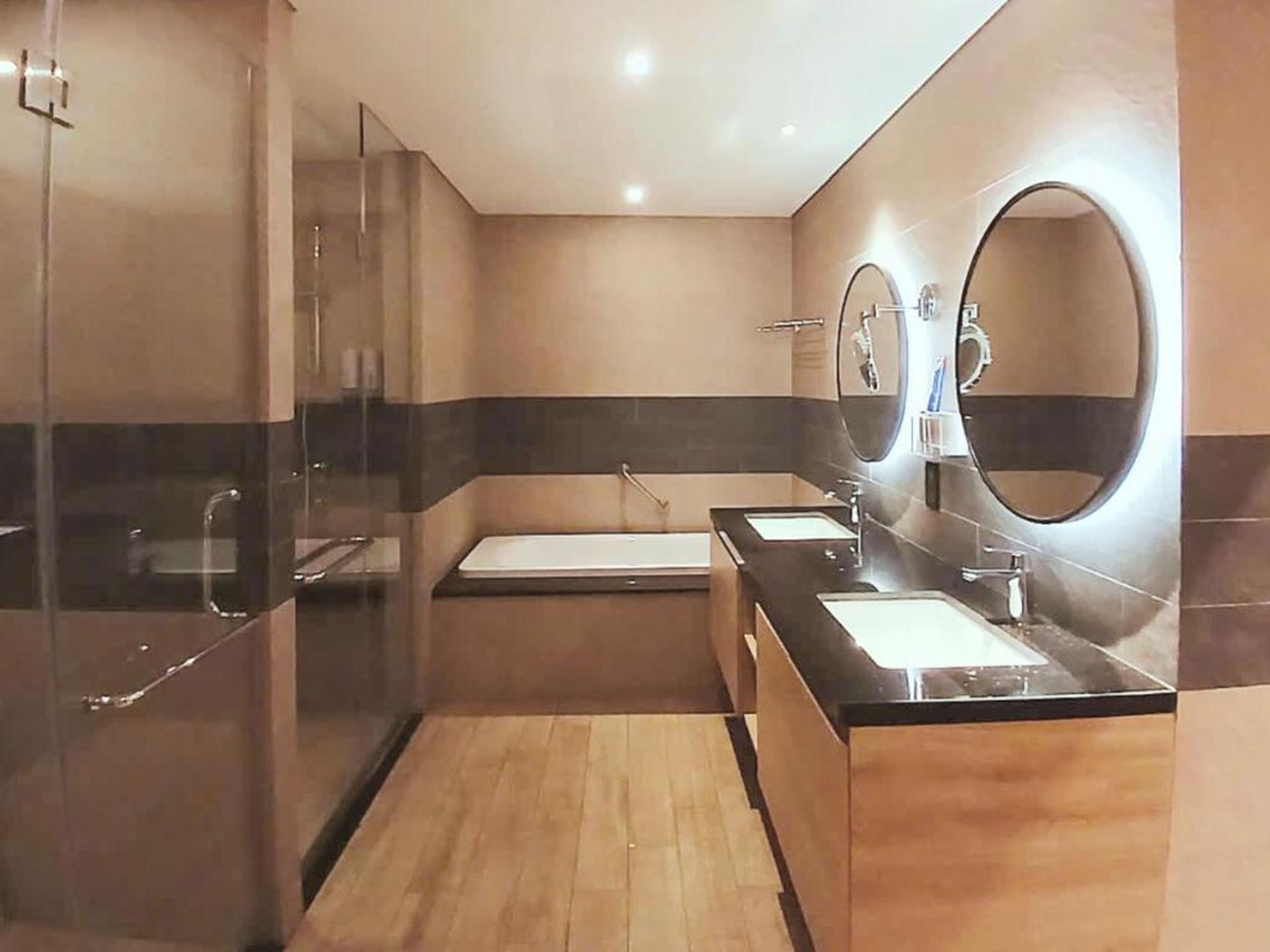 Ha Long Hideaway - Hình 1