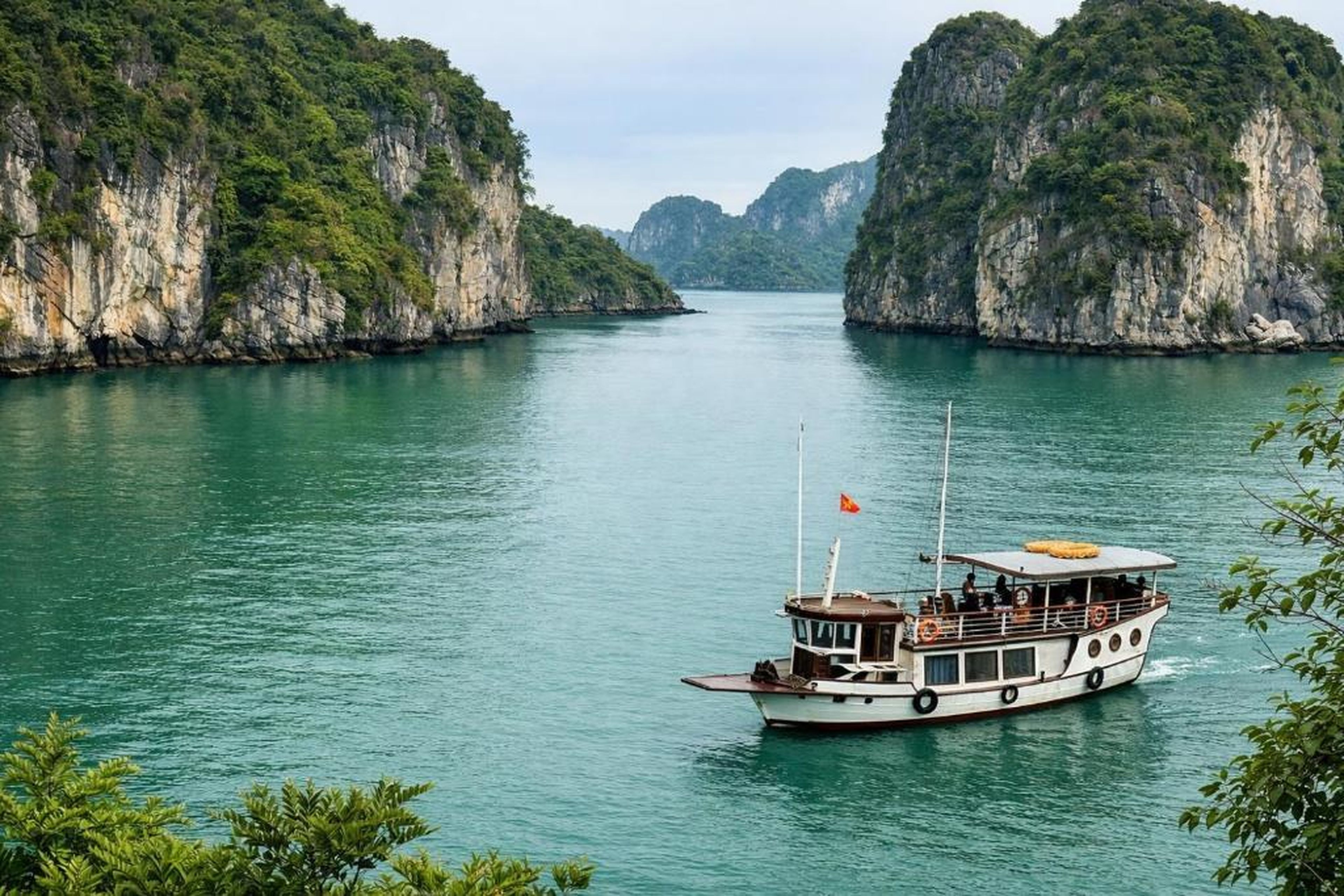 Private Sail Ha Long - Bai Tu Long - Hình 45