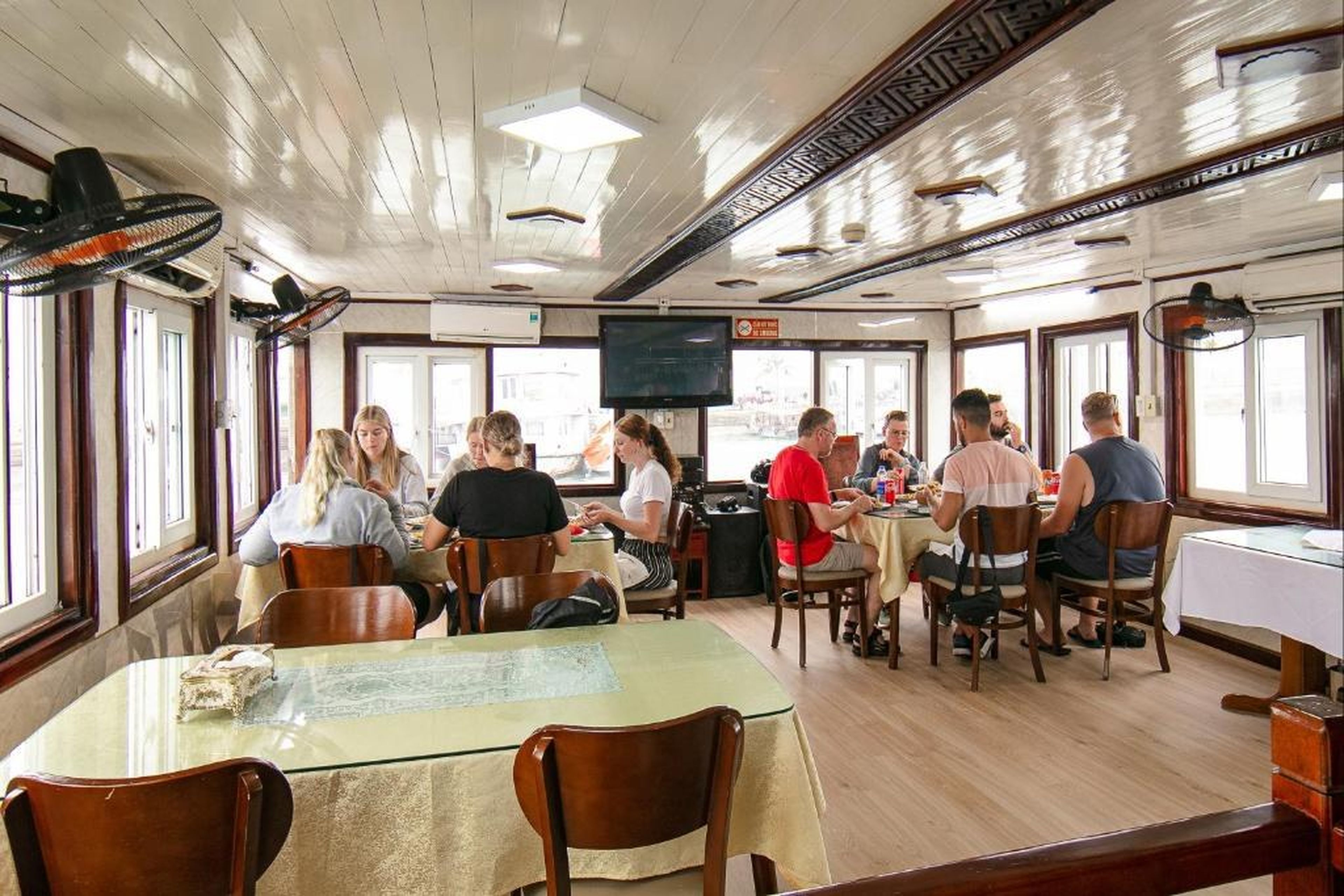 Fantasea Imperial Cruise - Hình 39