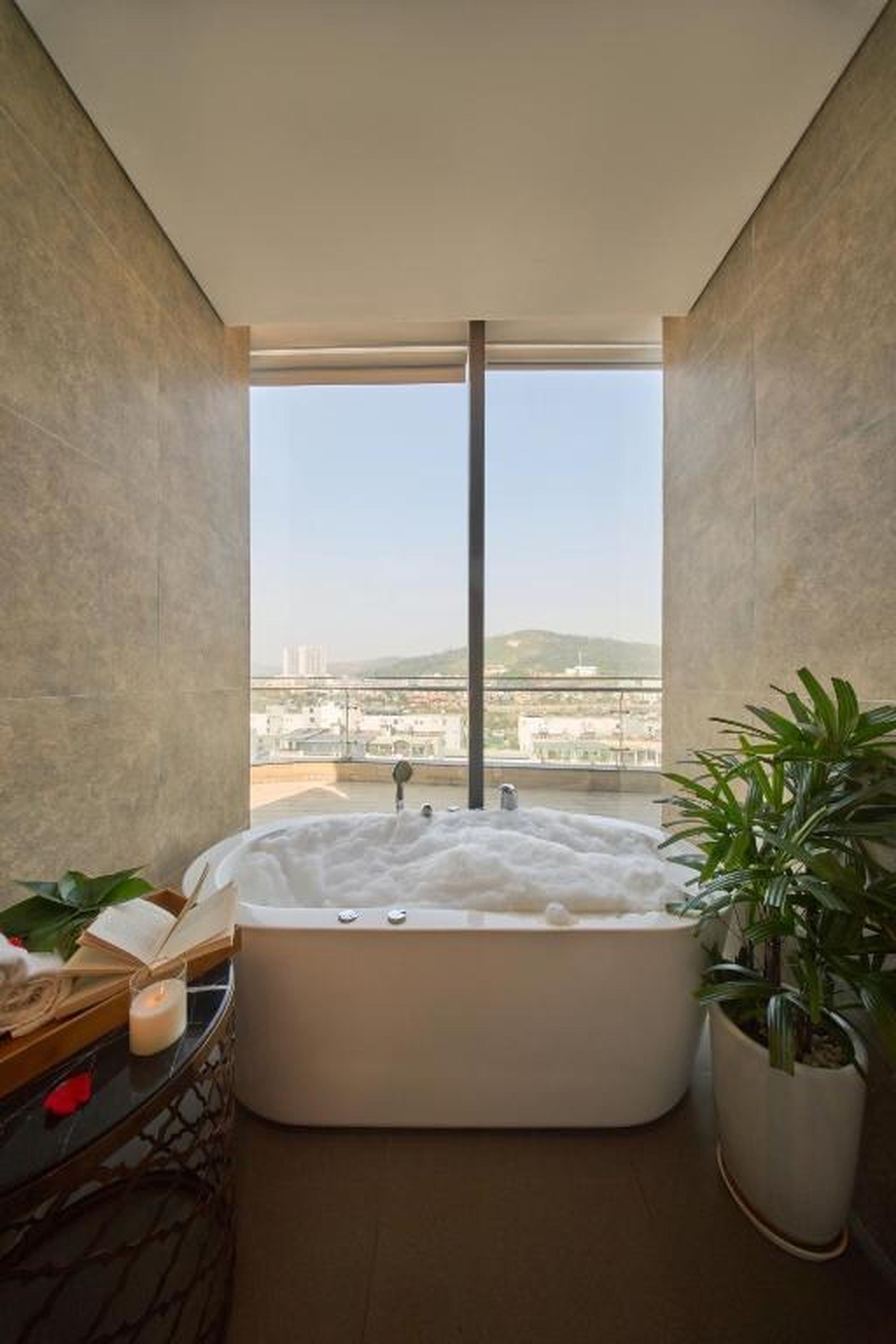 DeLaSea Ha Long Hotel - Modern Bayview Escape - Hình 22