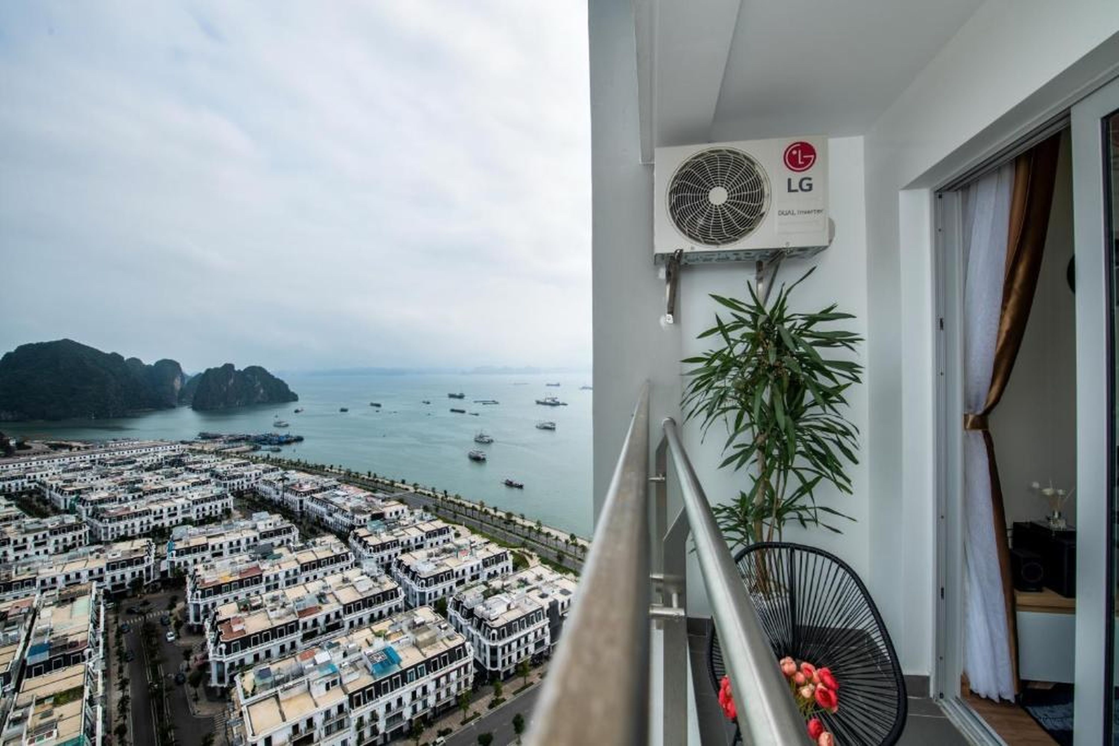 Hi-Home HALONG BAY Apartment SEA VIEW - Hình 35
