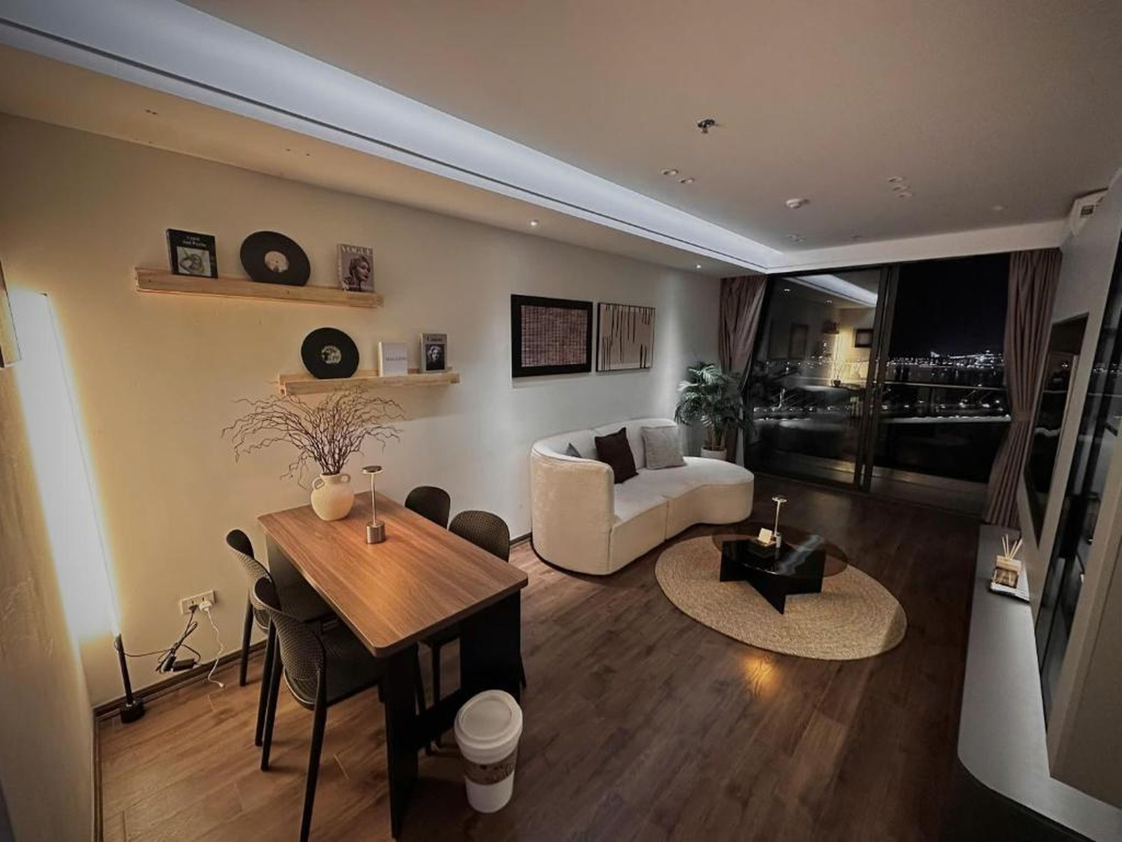 Apartment on 20th & 31st floor, Bai Chay Bridge & Ha Long Bay view - Hình 37