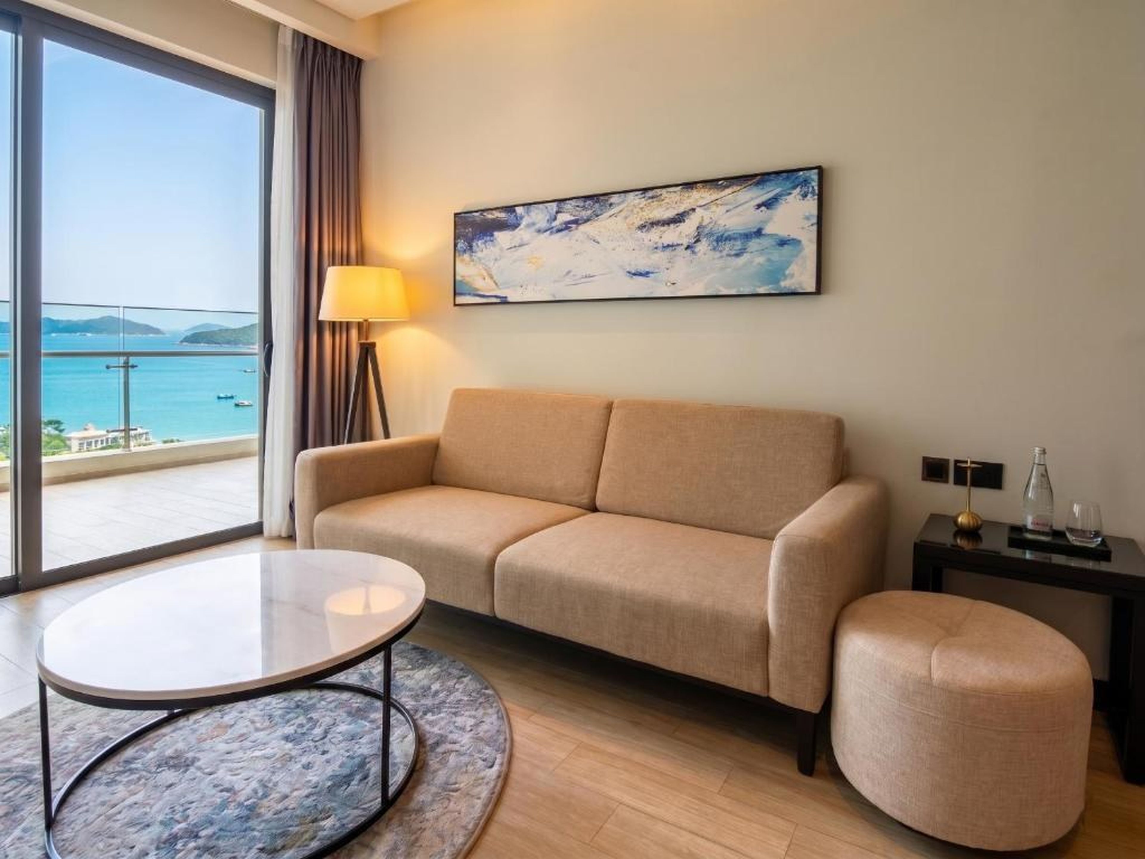 Residence By the Ha Long Beach Citadines Marina 1BR - Hình 23