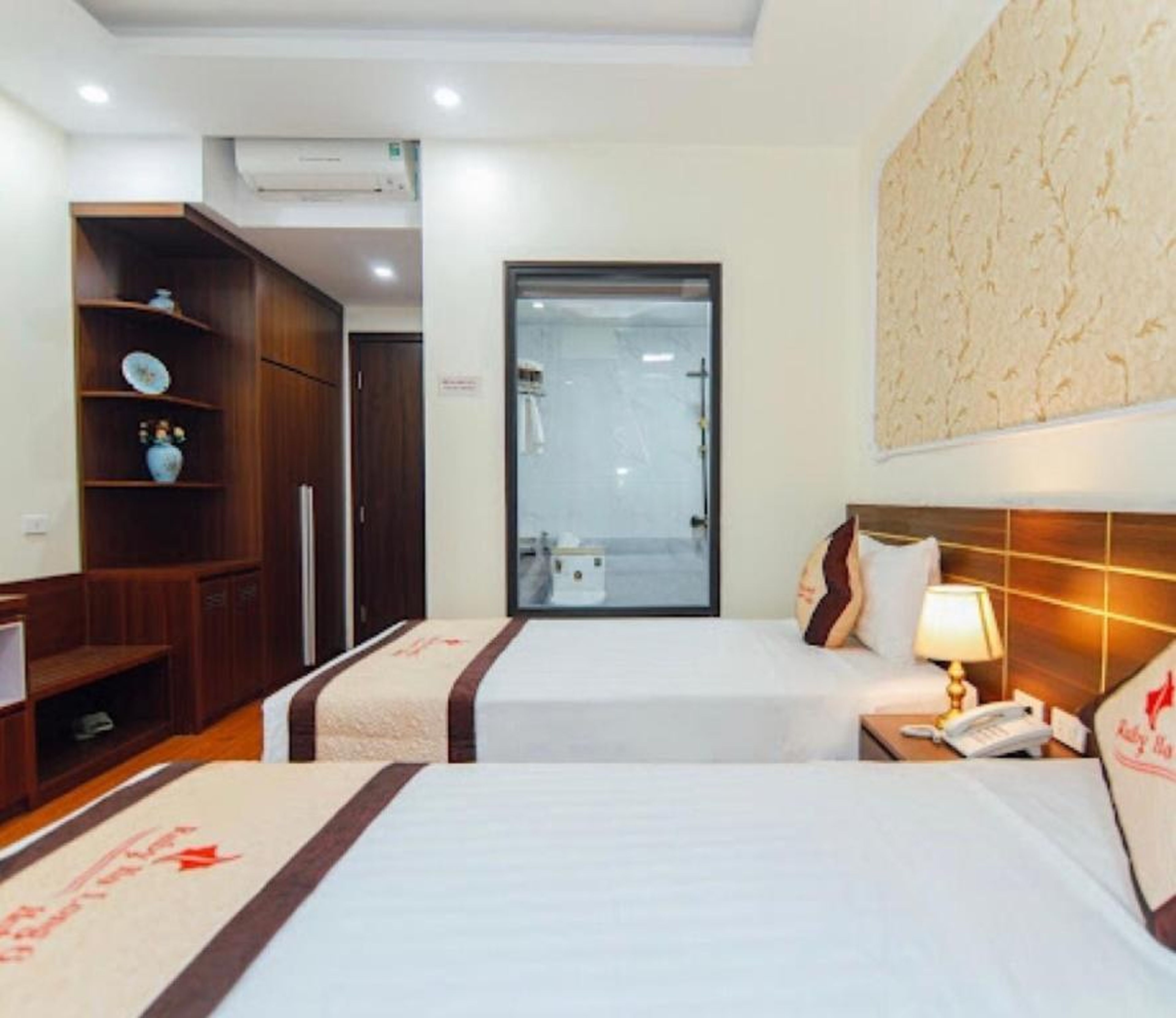 Ruby Halong 6 Hotel - Hình 1