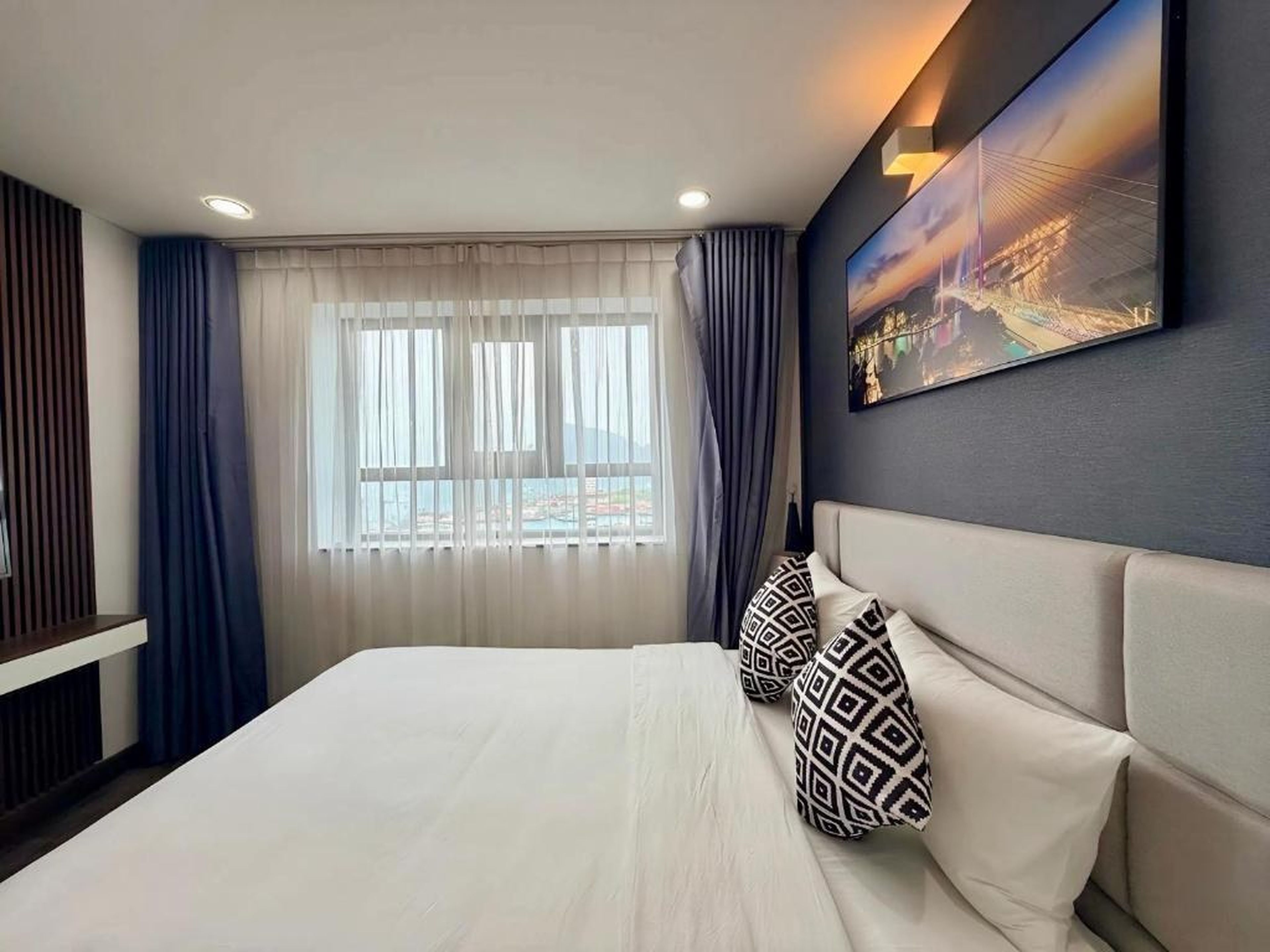Spacious 2BR Apartment in Hon Gai Center, Ha Long - Hình 15
