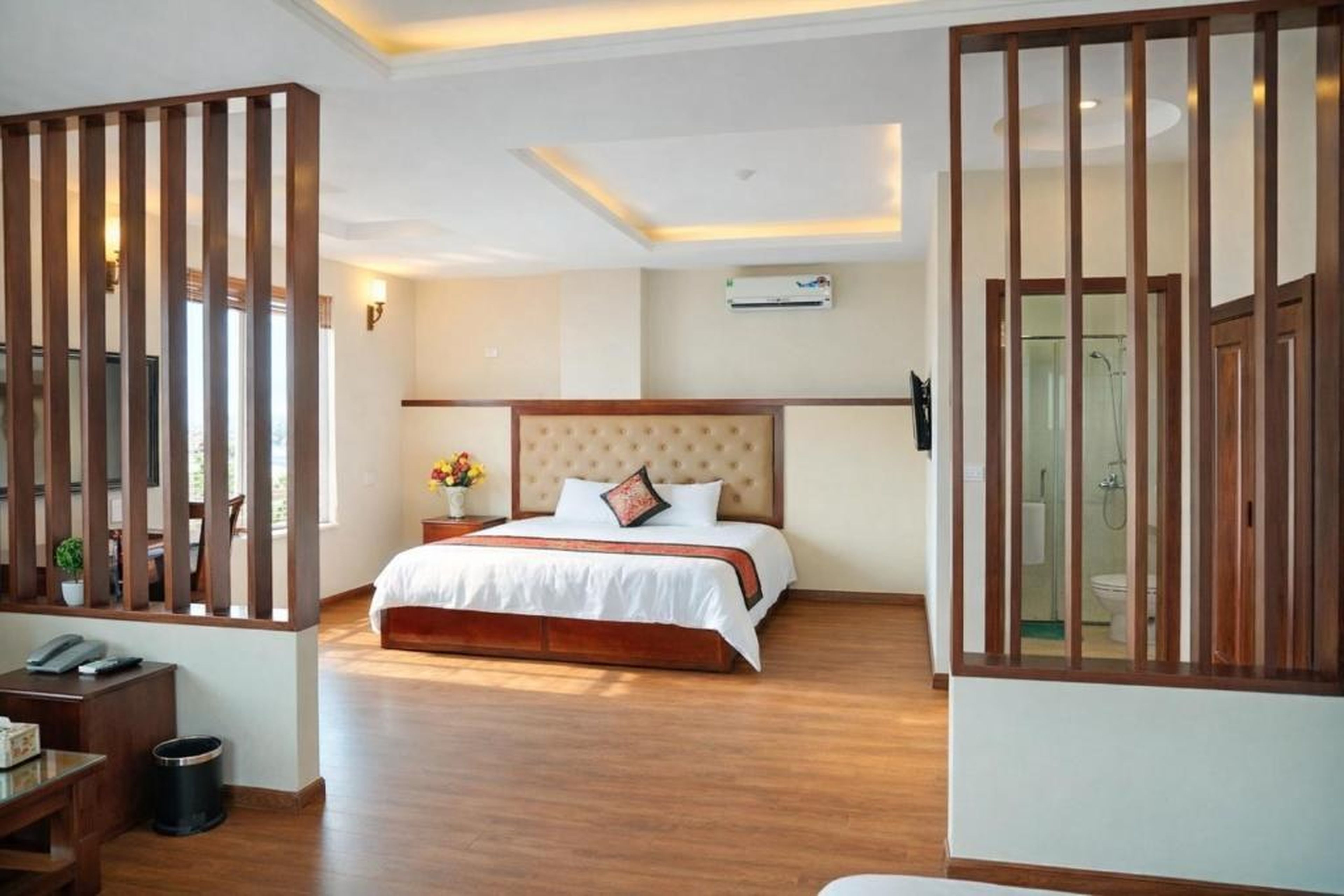 Kenny Hotel Ha Long - Hình 3