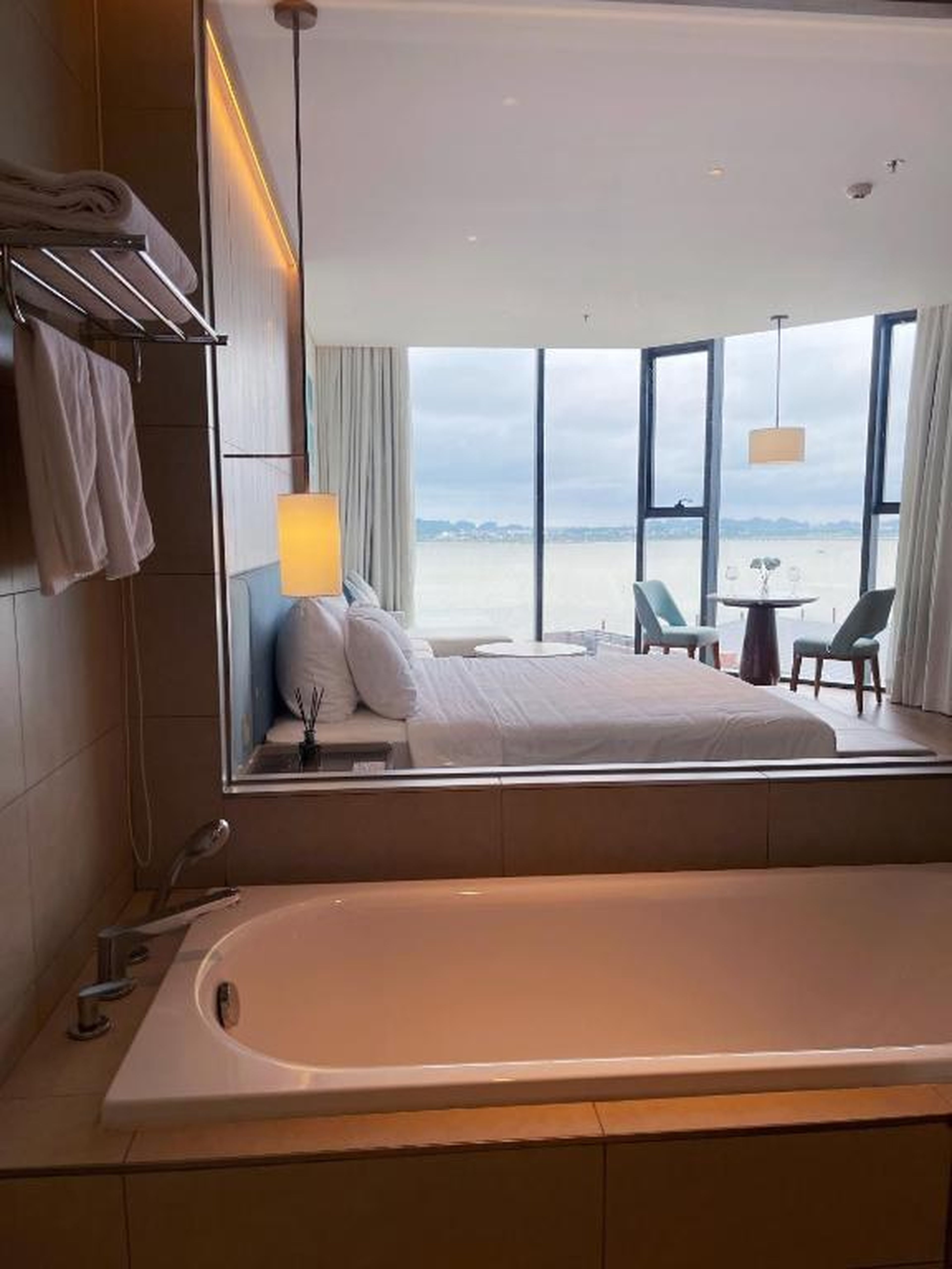 A La Carte Ha Long Bay Residence - Hình 29