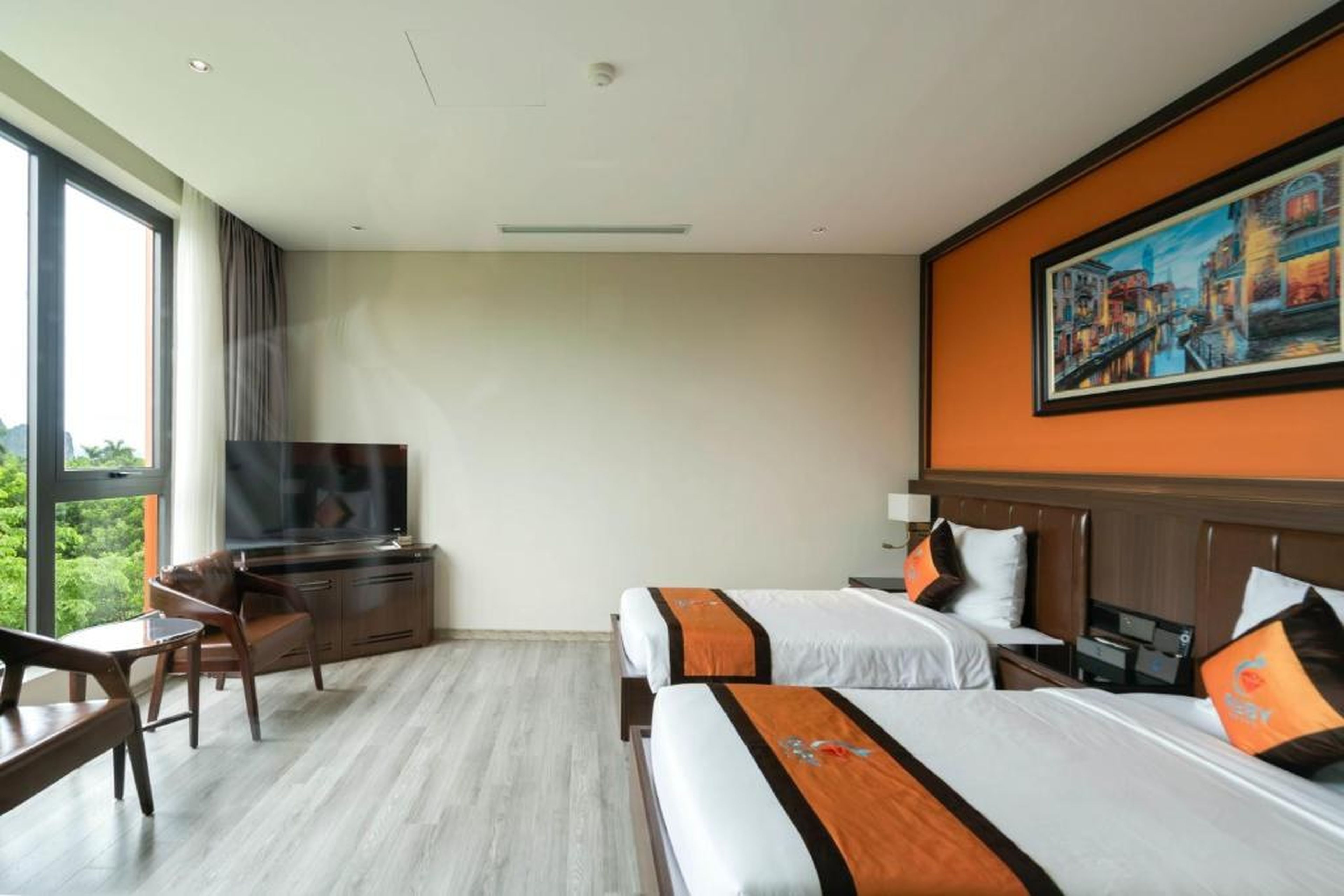 Ruby Hotel Van Don - Hình 29
