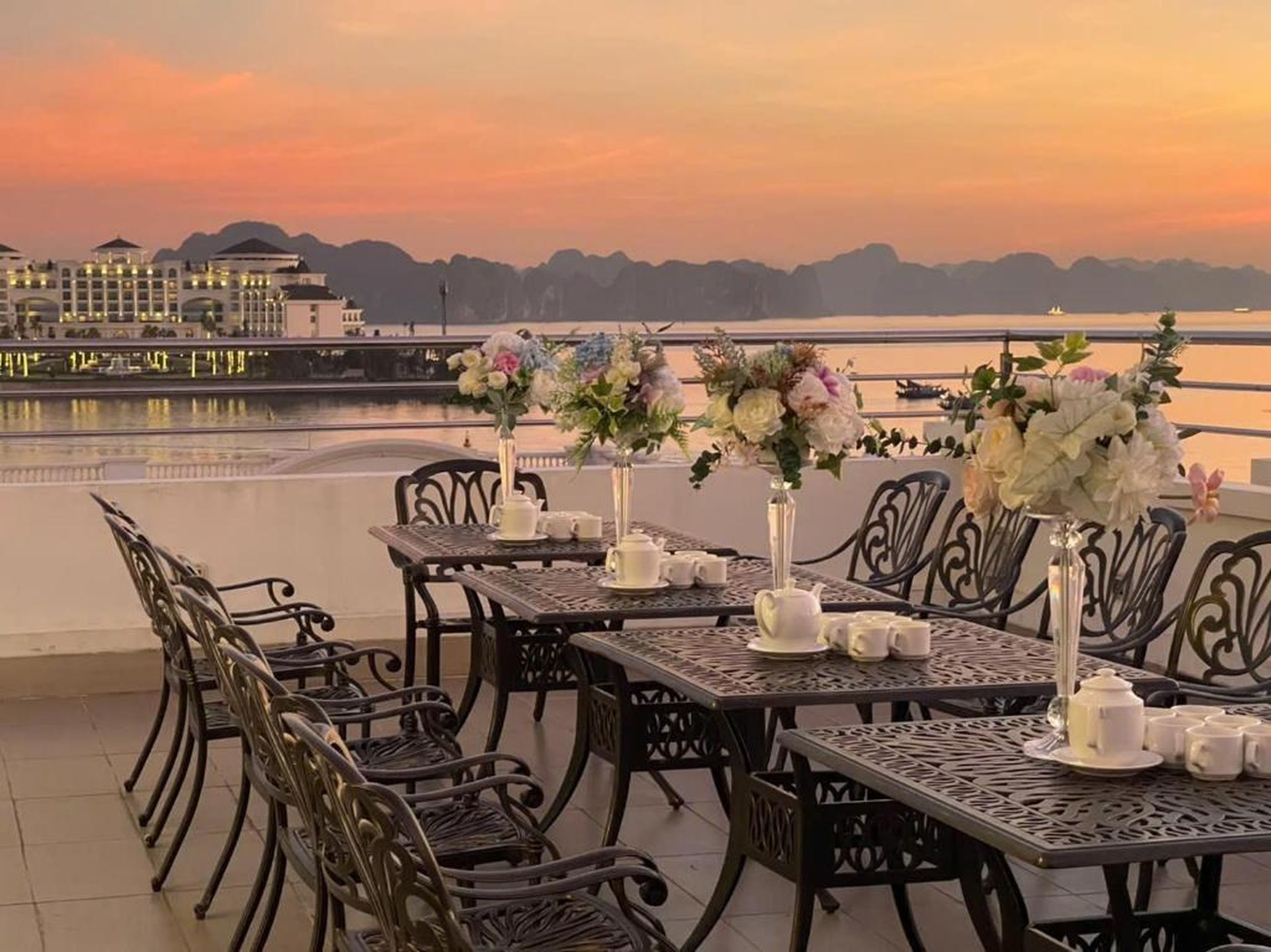 The One Ha Long Hotel - Hình 13