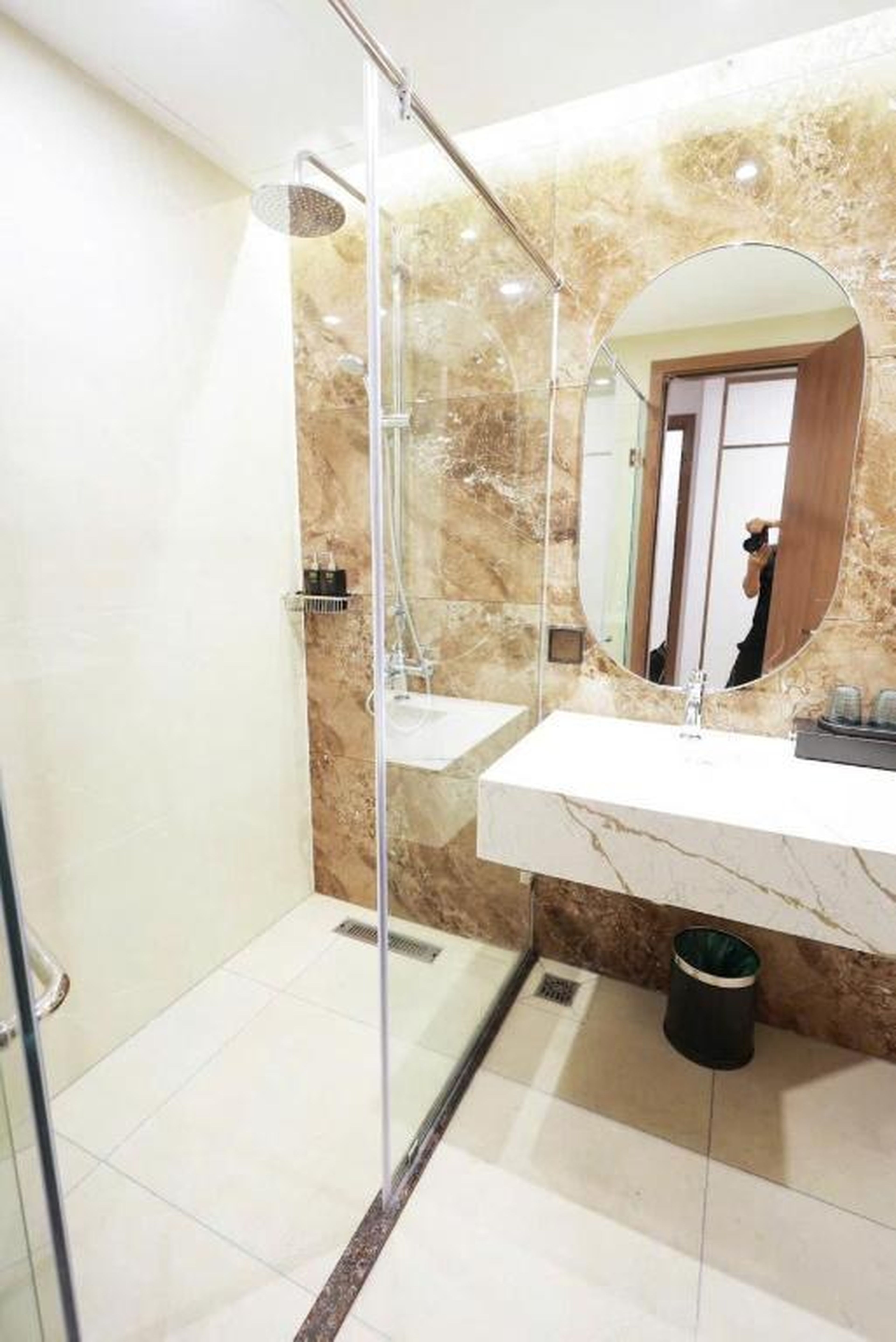 HD Hotel Ha Long - Hình 18