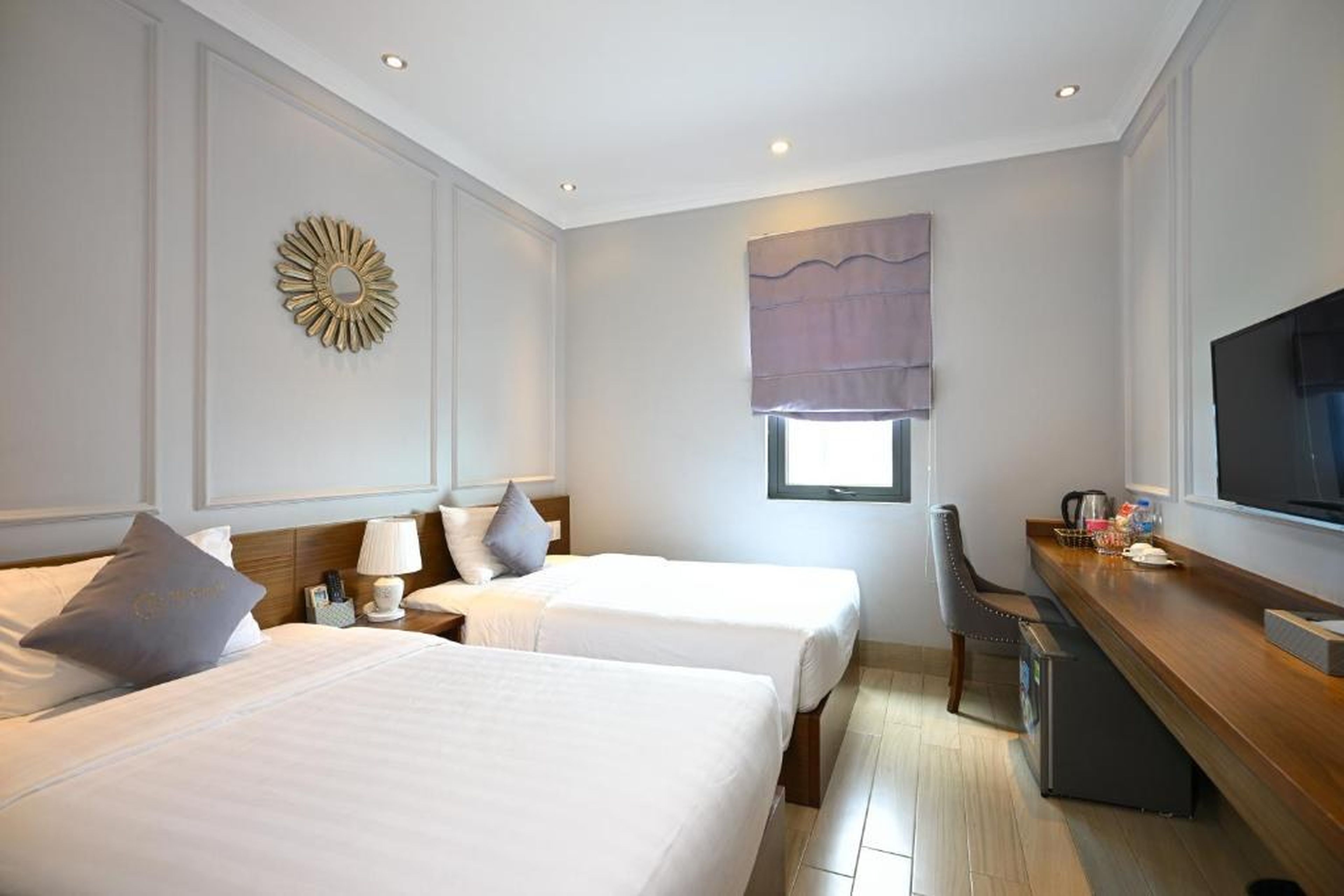 The Confetti Hotel Ha Long - Hình 40