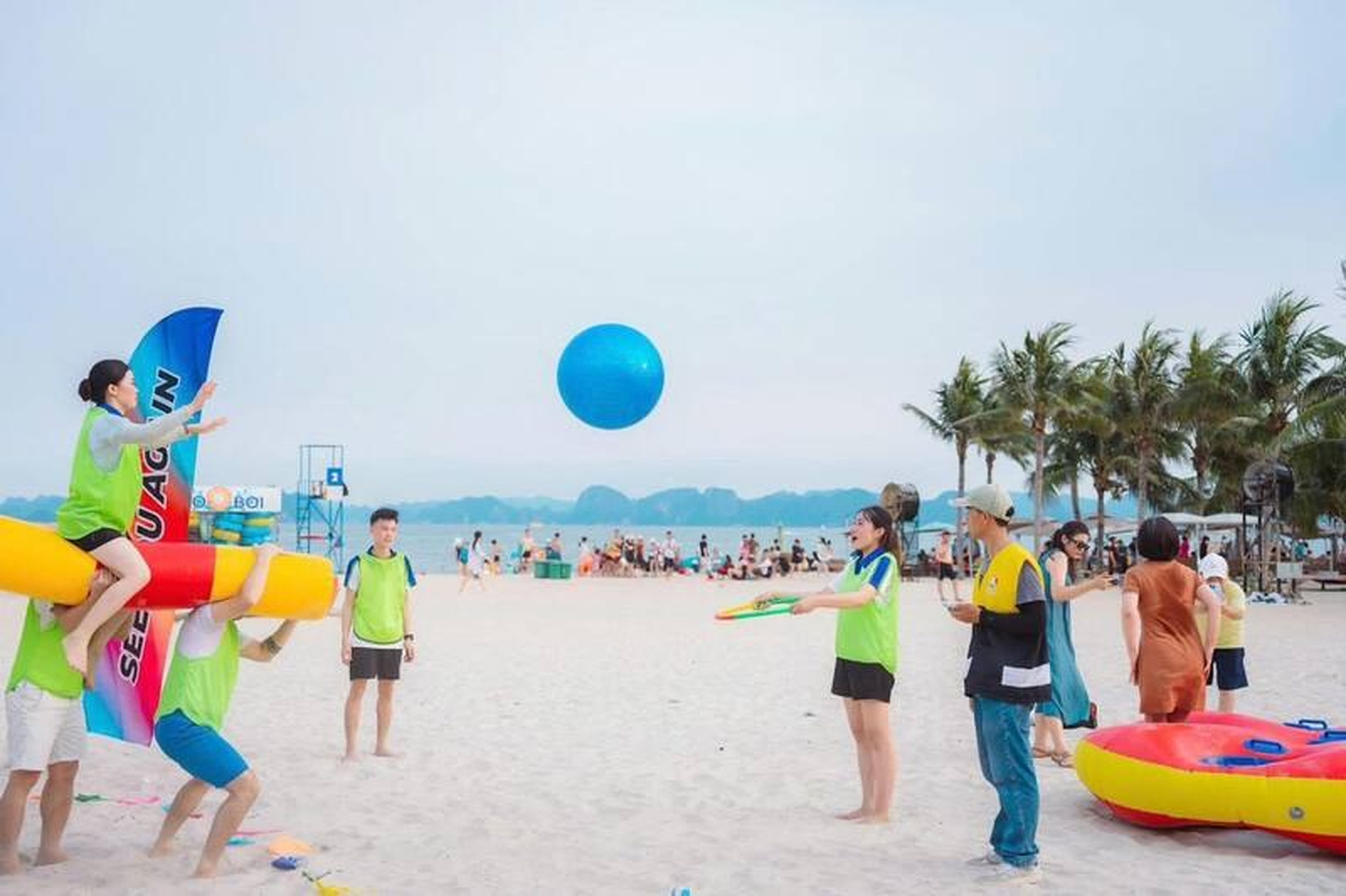 Bãi Cháy Hạ Long: Mảnh ghép dịu mát giữa ngày hè Quảng Ninh - Hình 2