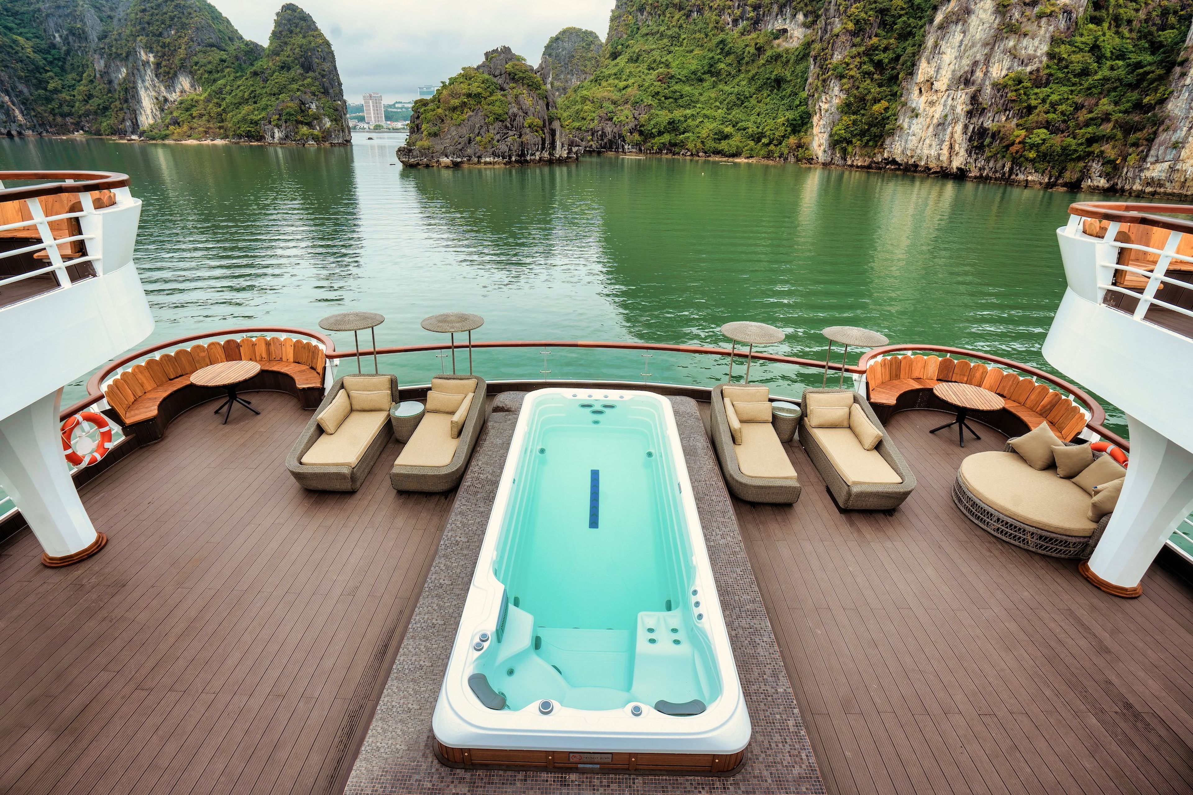 Discover the Heritage Bay with the Top 3 Luxury Ha Long Cruises - Hình 5