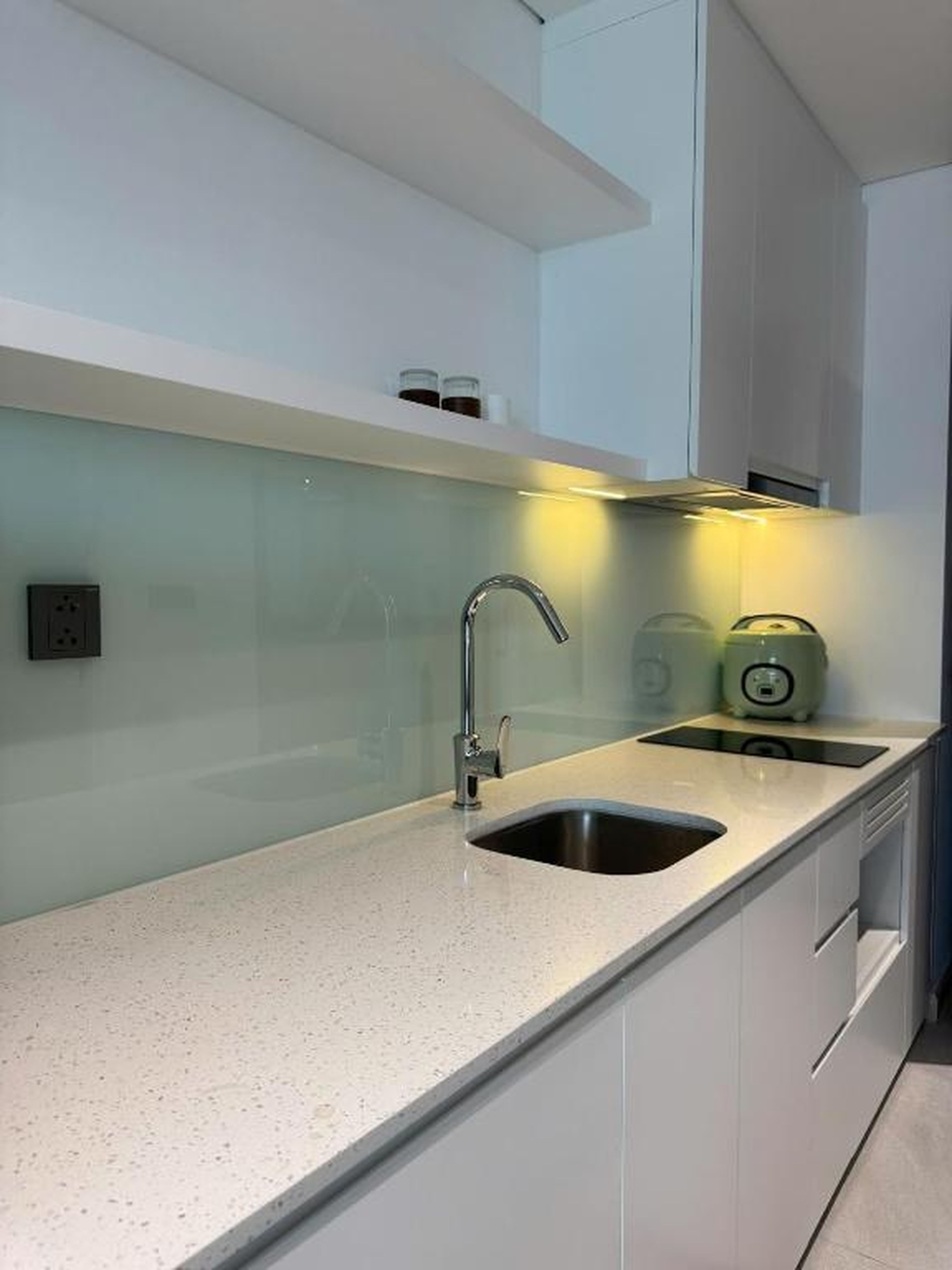 High-rise apartment with ocean view at The Holiday Ha Long - Hình 26