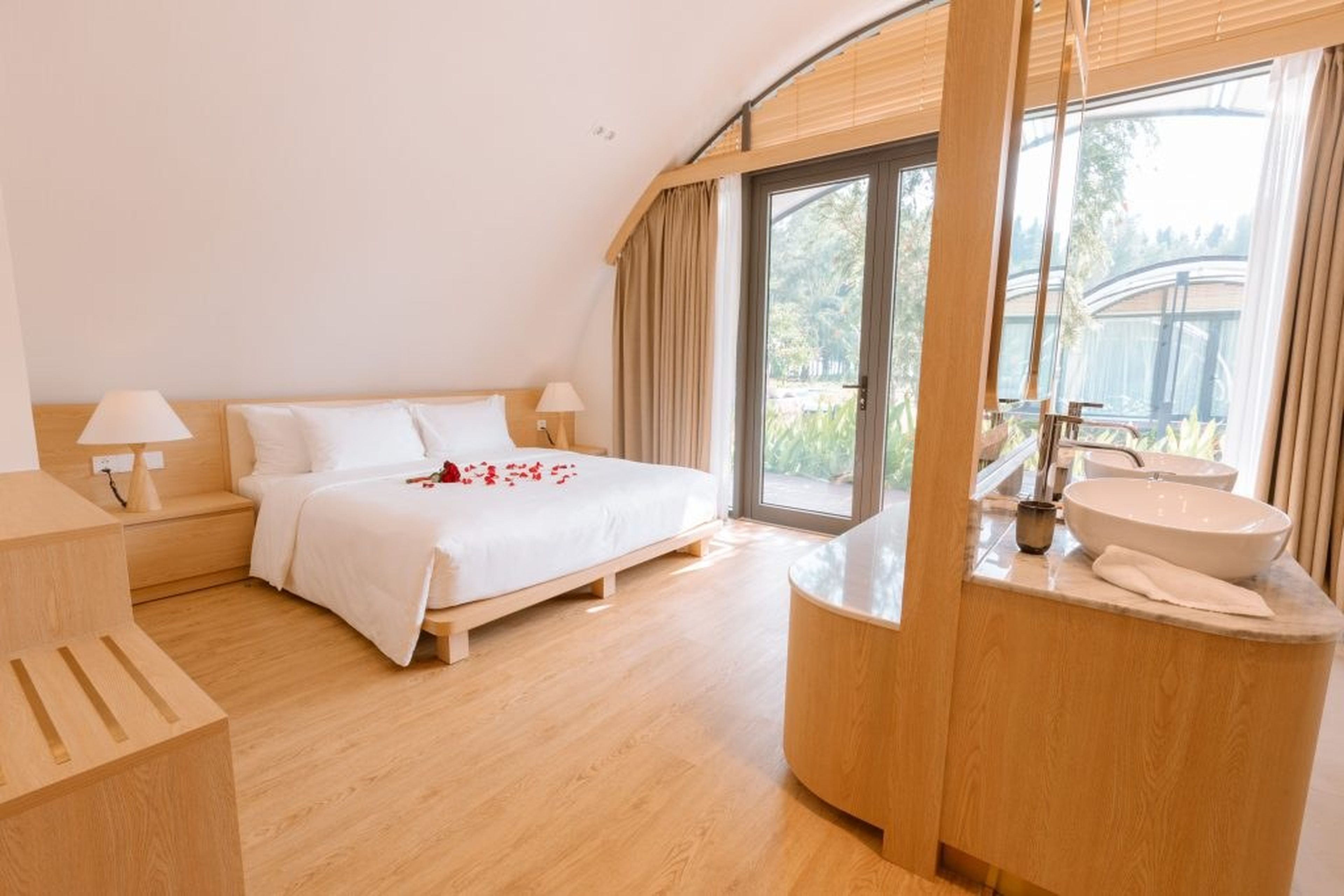 Top 5 combo resort Hạ Long có bãi biển riêng cho kỳ nghỉ đẳng cấp - Hình 6