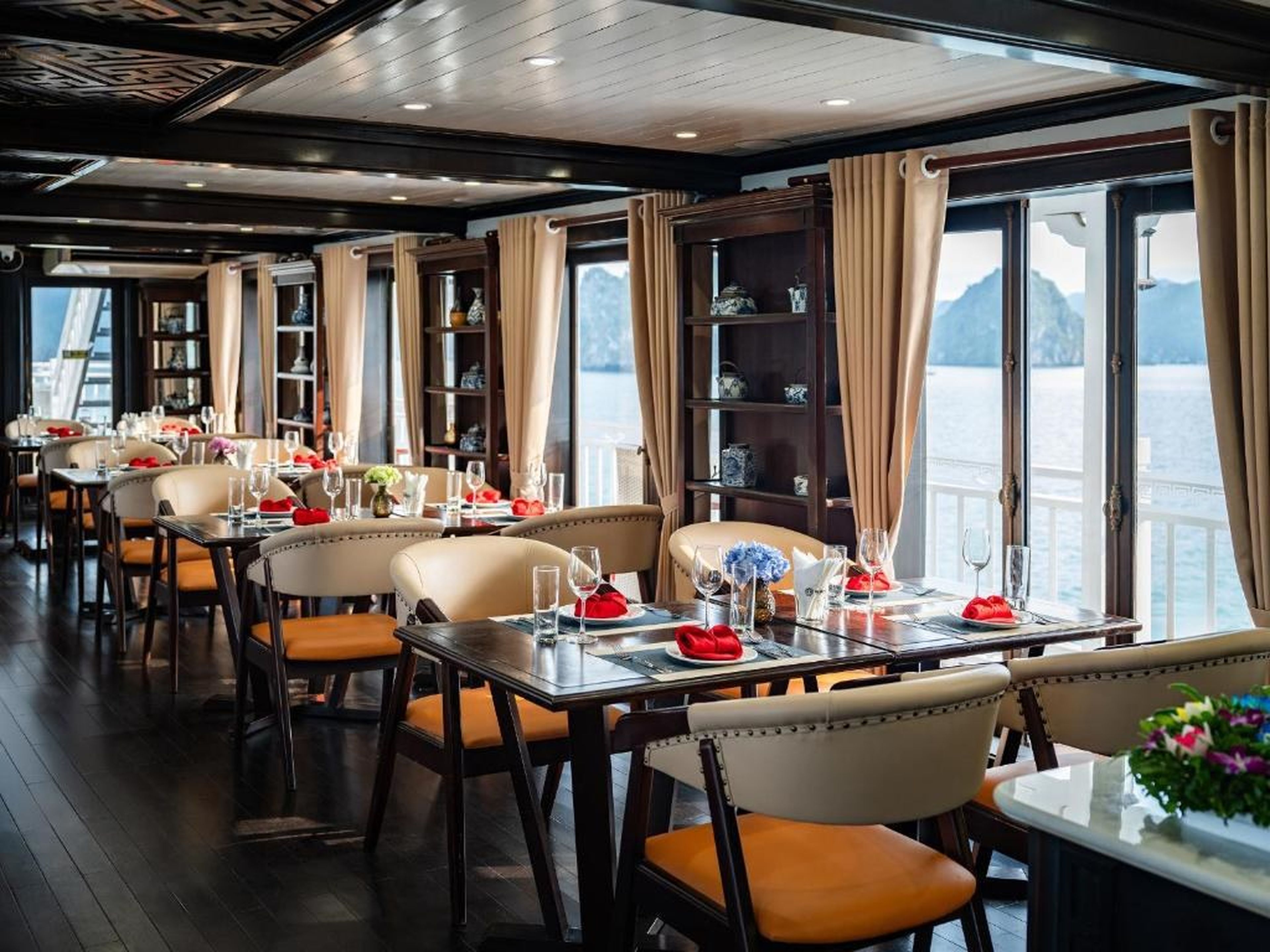 Cozy Bay Grand Cruise - Hình 5