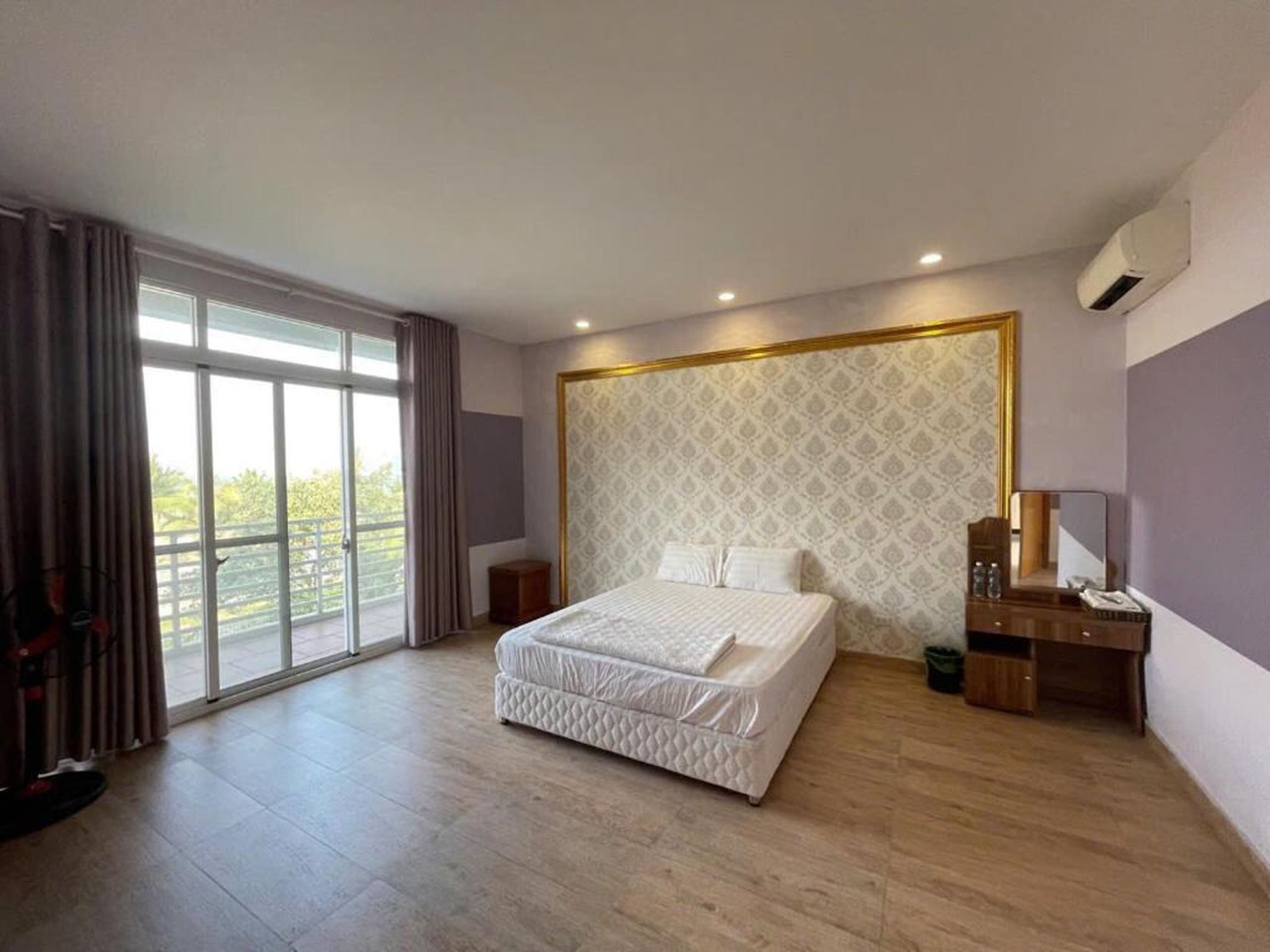 Chuỗi villa mặt biển Tuần Châu - Hạ Long 9 ngủ siêu rộng - sát biển - bể bơi - nướng BBQ - Hình 19