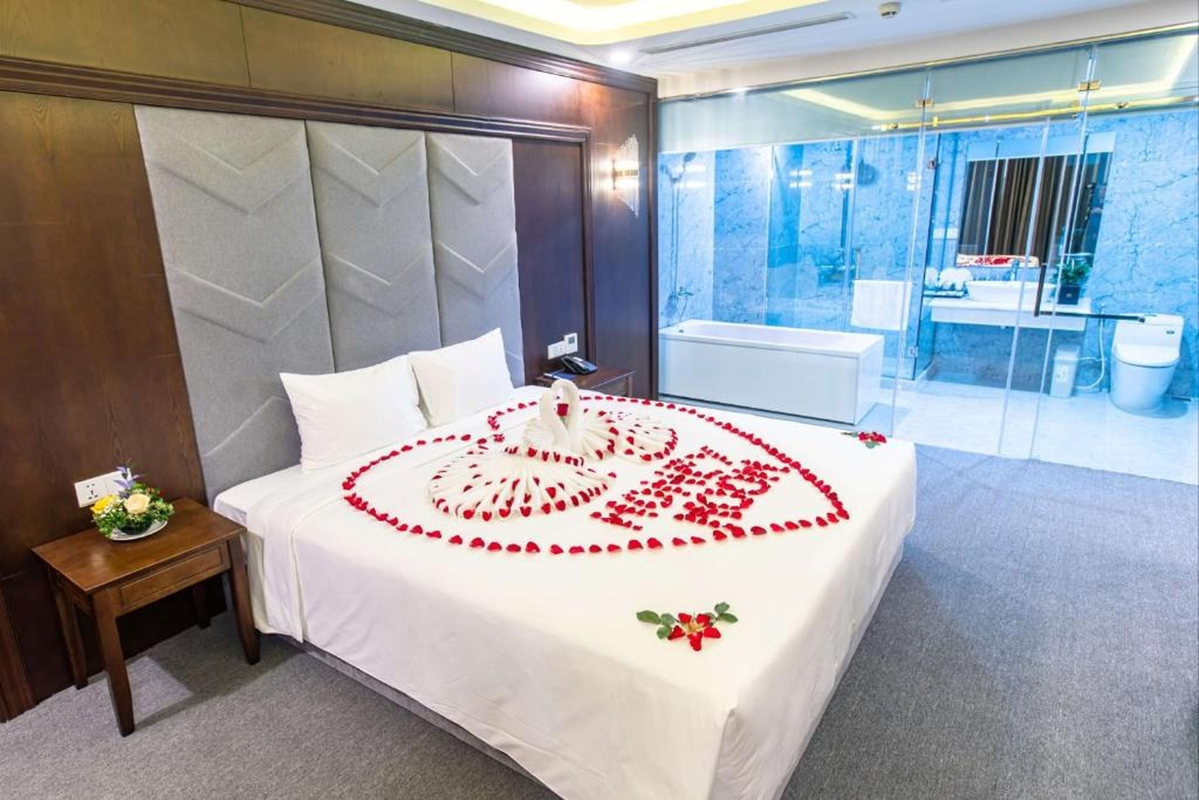 Peace Hotel Hạ Long - Hình 28