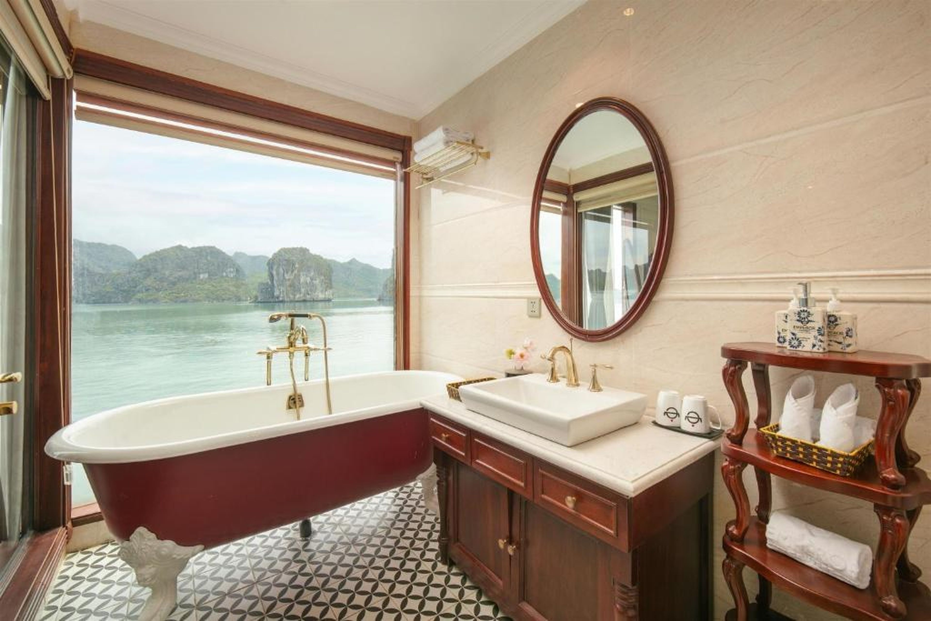 Emperor Cruises Legacy Ha Long - Hình 31